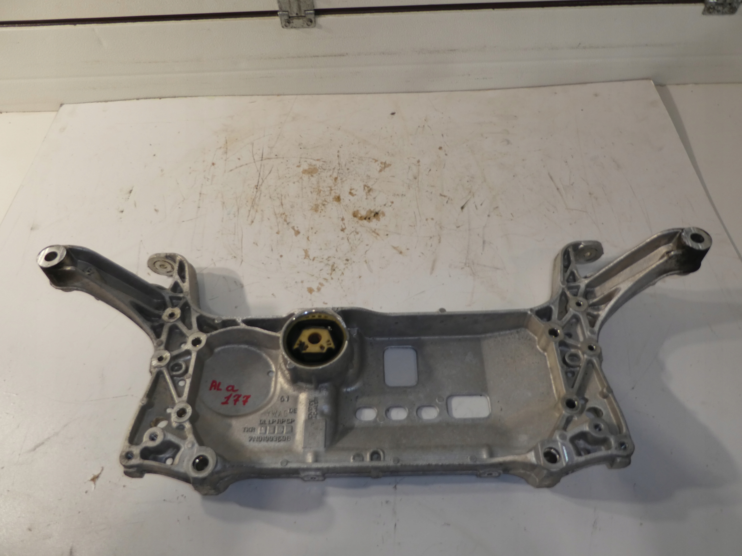 VW SEAT AUDI 7N axle beam subframe sususpension 7N0199369B