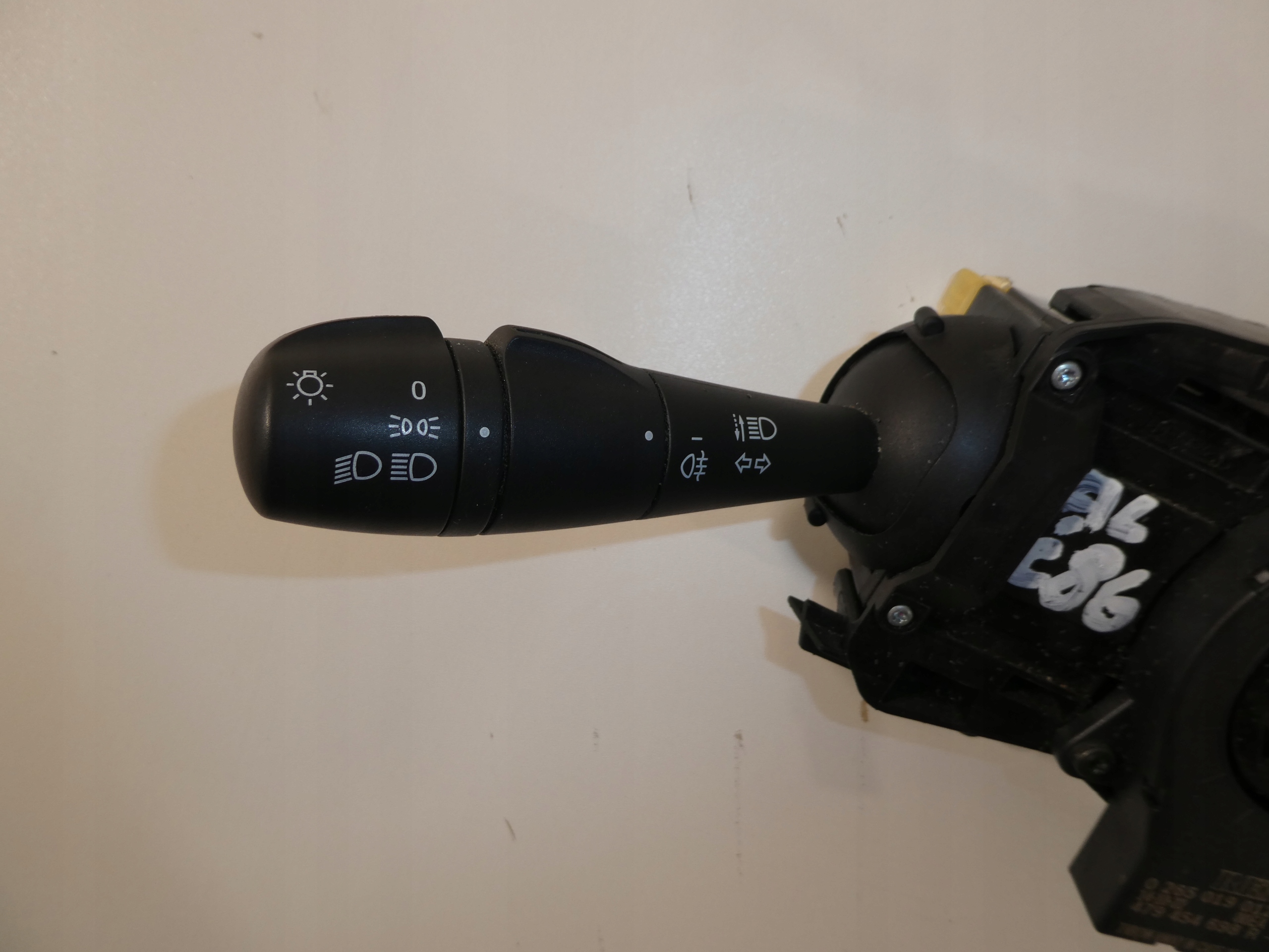 steering wheel levers and controls ring TRAFIC III VIVARO B 479454698R