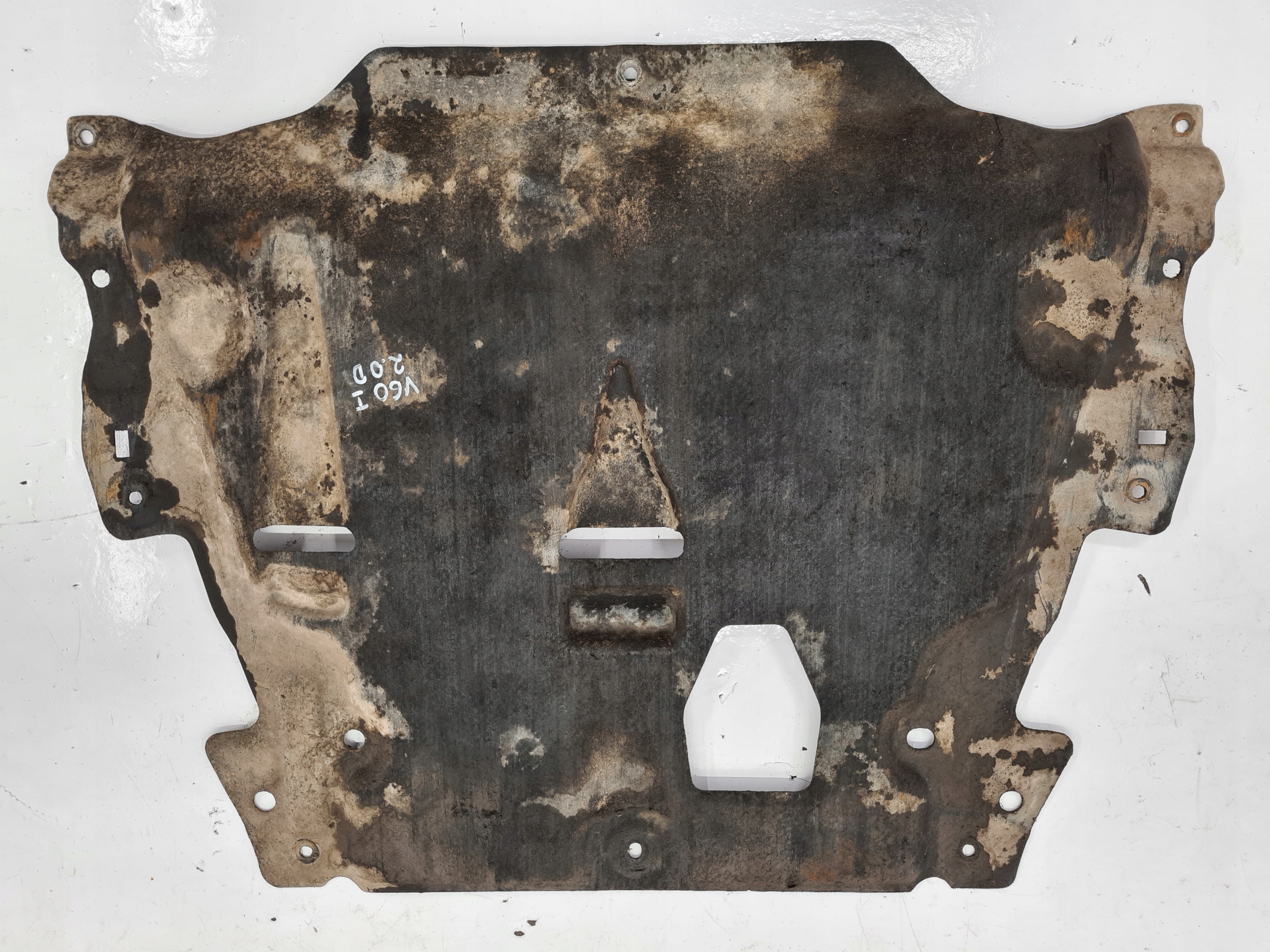 AG9N-6P013-DB - VOLVO V60 и нижняя защита двигателя 2.0 D