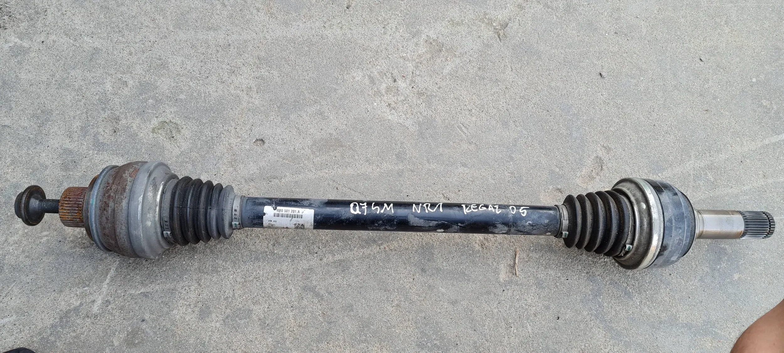 SQ7 Q7 4M semi-axis semi-axis rear part left right 4.0 TFSI 4M0501201A