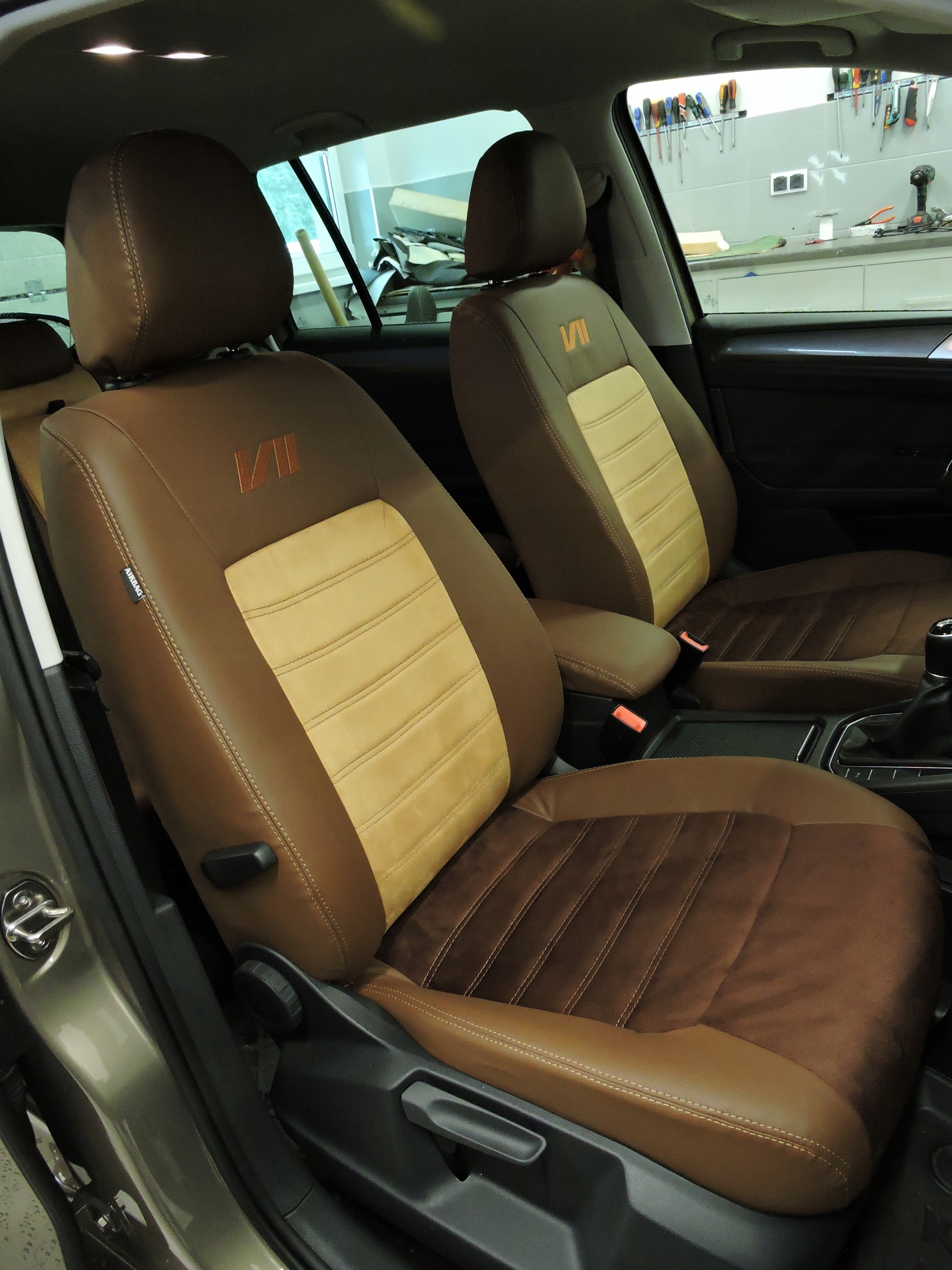 Pokrowce ze skóry i alkantary VW Golf Sportsvan Waga produktu z opakowaniem jednostkowym 5 kg