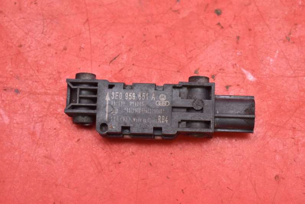 impact sensor 8E0959651A AUDI A3 8P 04-08