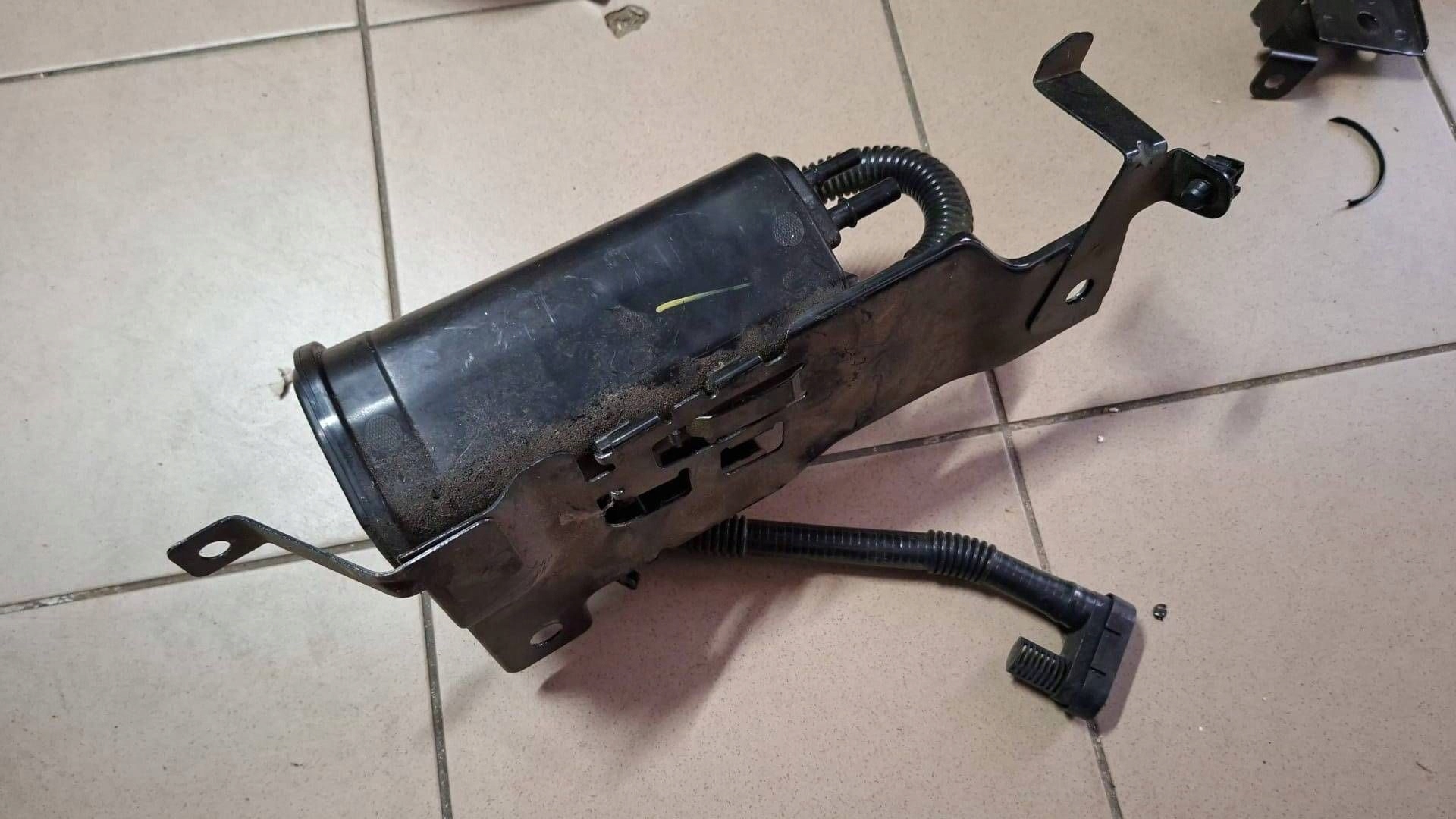 uhlíkový filter par Paliva Renault Clio V 149502109R