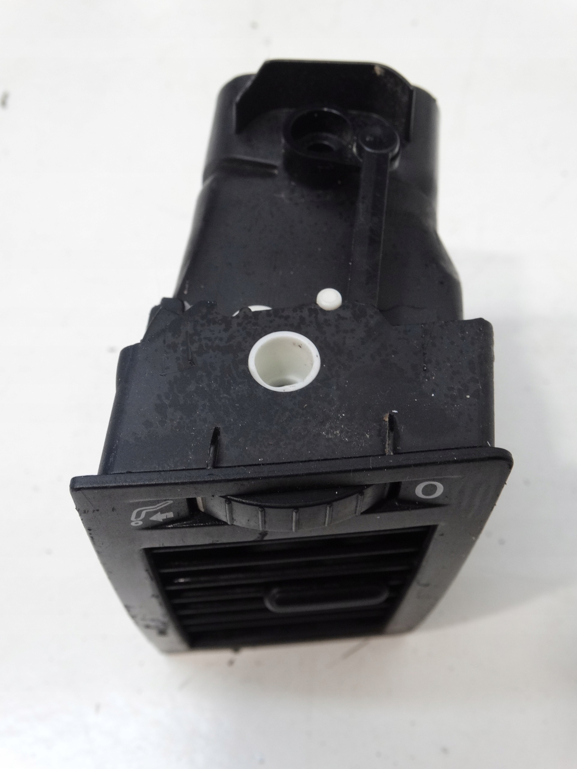 grid air conditioning devices consoles of the dashboard central left VW T5 MULTIVAN 7H5815705A