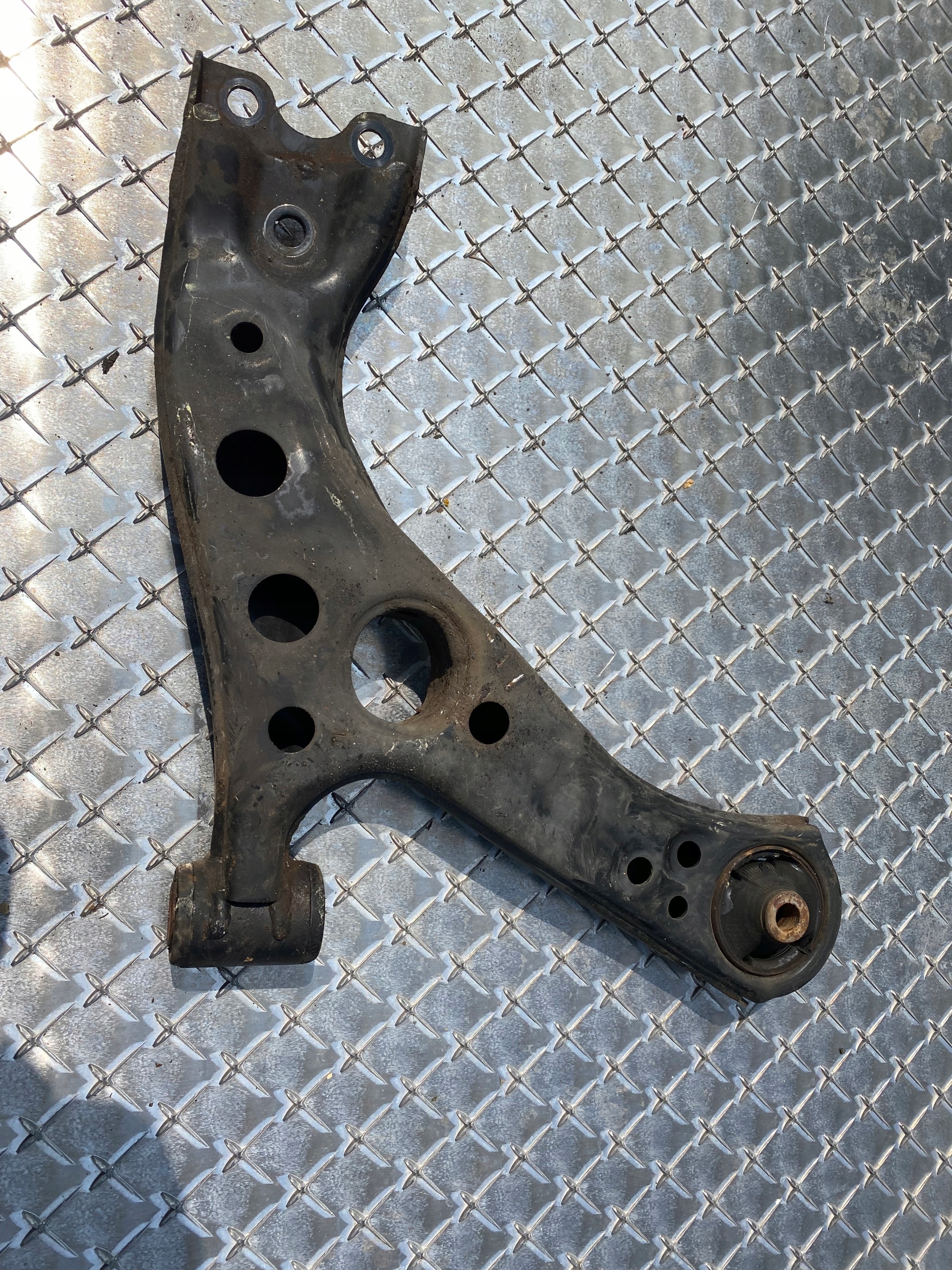 TOYOTA CHR C-HR 1.8 arm left front