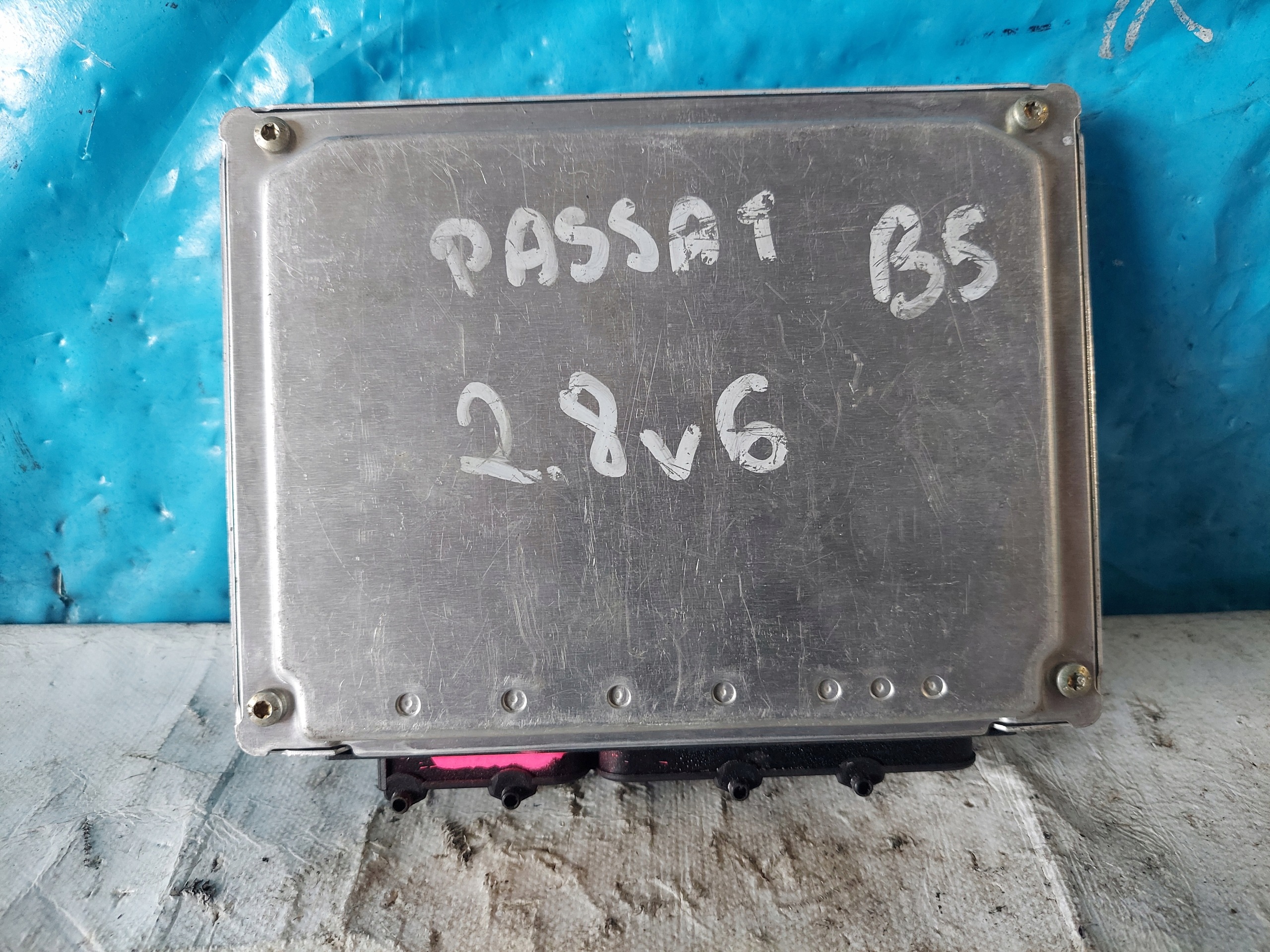PASSAT B5 2.8 V6 4D0907551AE unité de commande électronique uce moteur