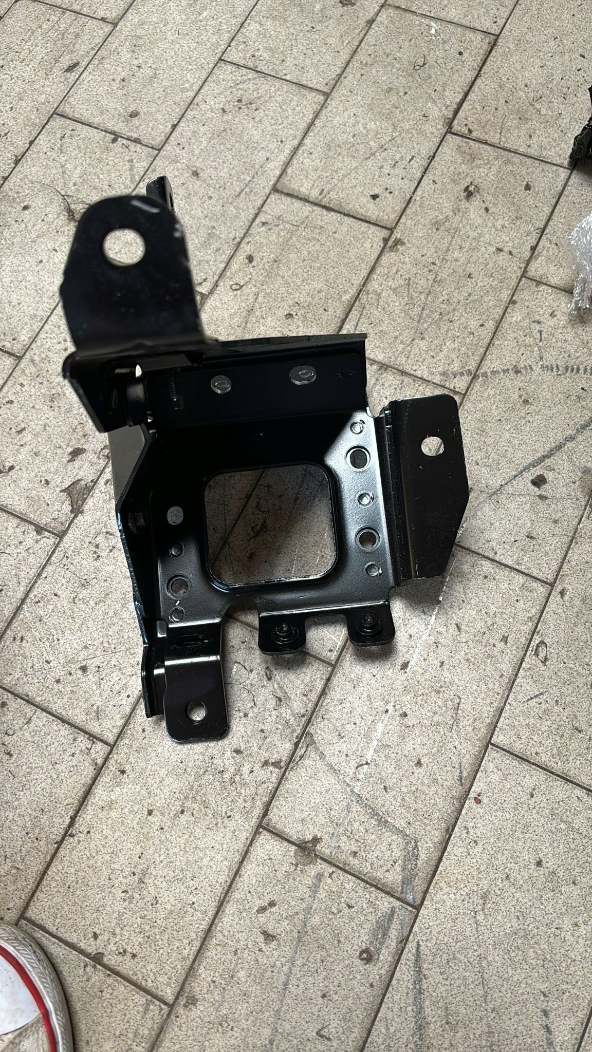 console holder tanks levelling RENAULT ARKANA 671B82395R