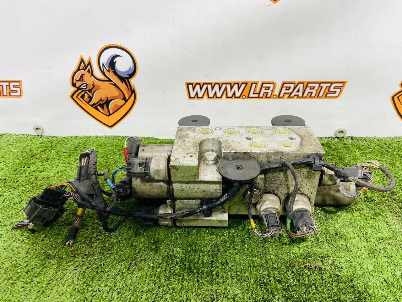 BLOK ZAWOROWY UKŁADU AKTYWNEJ STABILIZACJI RANGE ROVER L494 FPLA-5E487-AC