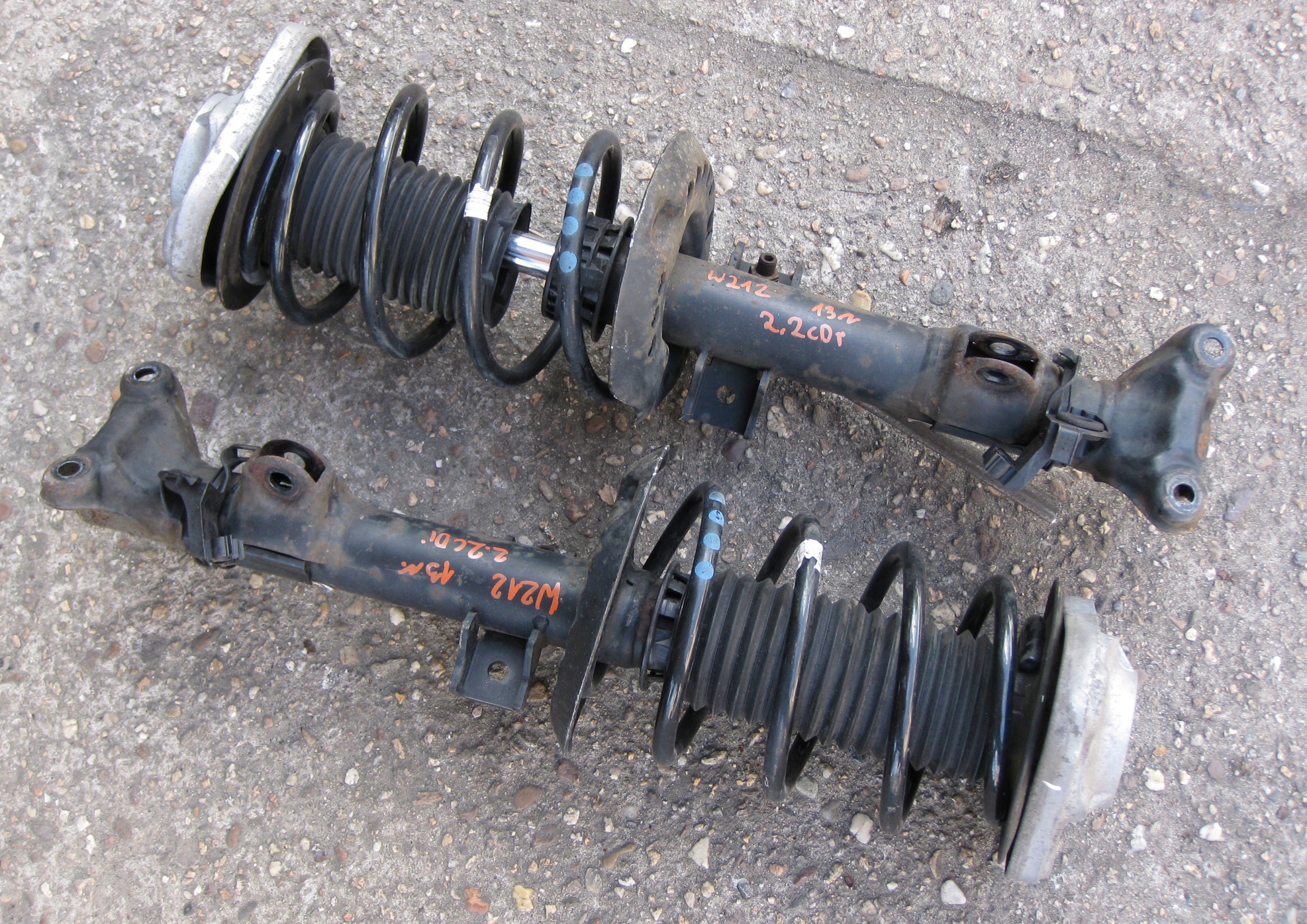 MERCEDES W212 LIFT E KLASA 13R shock absorber left right front A2123200438