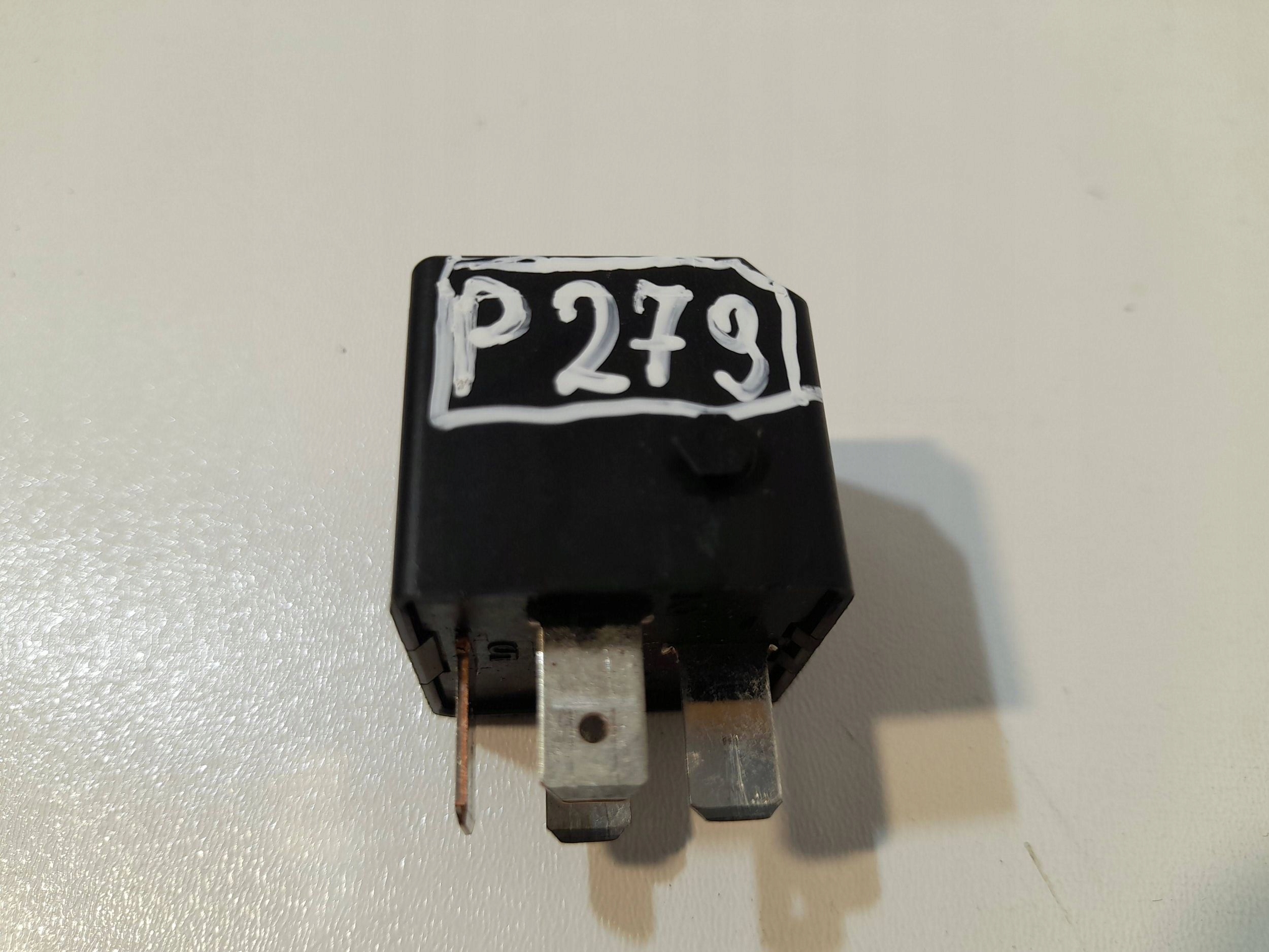 Volkswagen Arteon 3G8 relay 4H0951253A (P279)