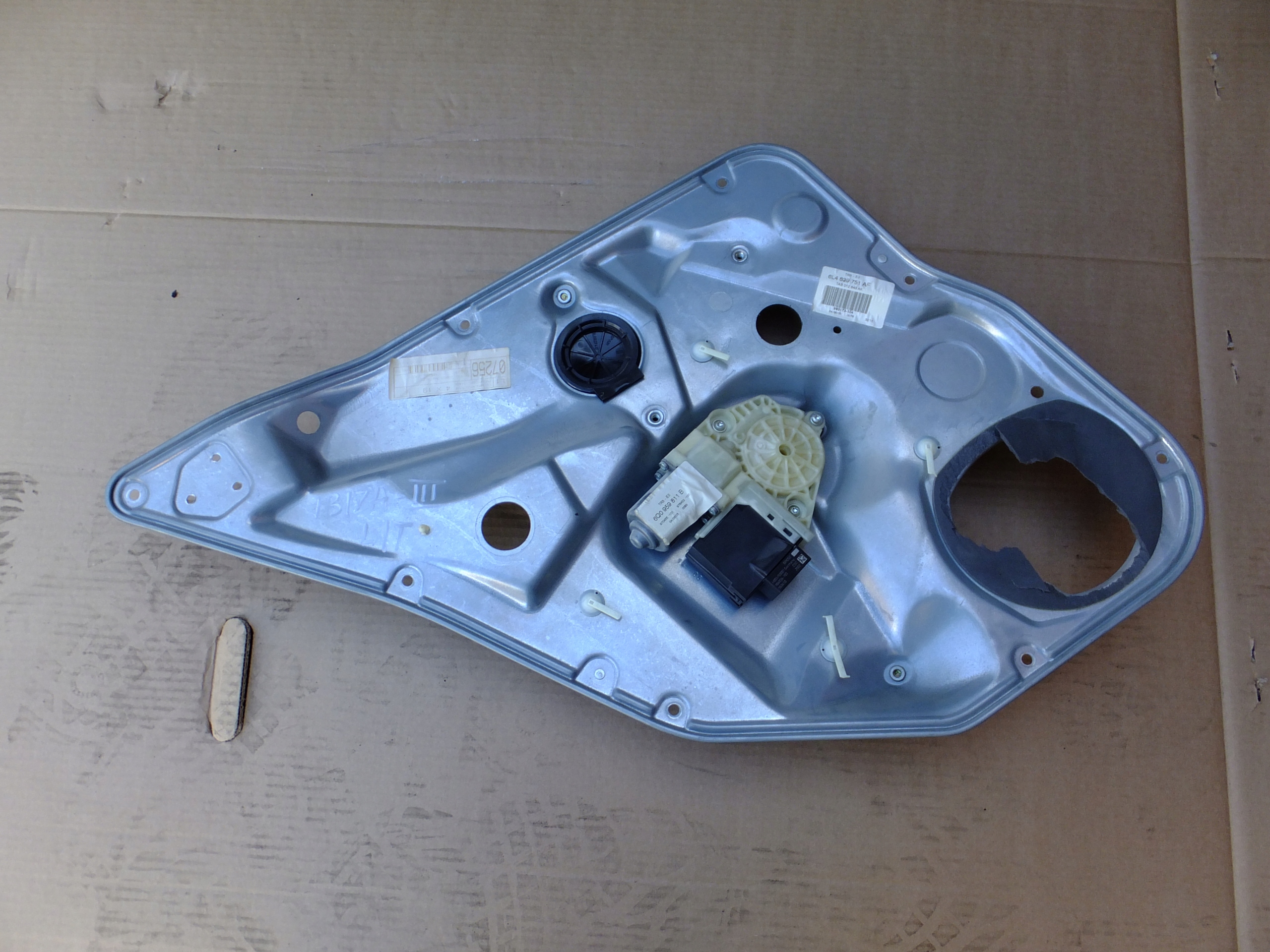 window regulator left rear part seat ibiza III 2005r 6Q0959811B