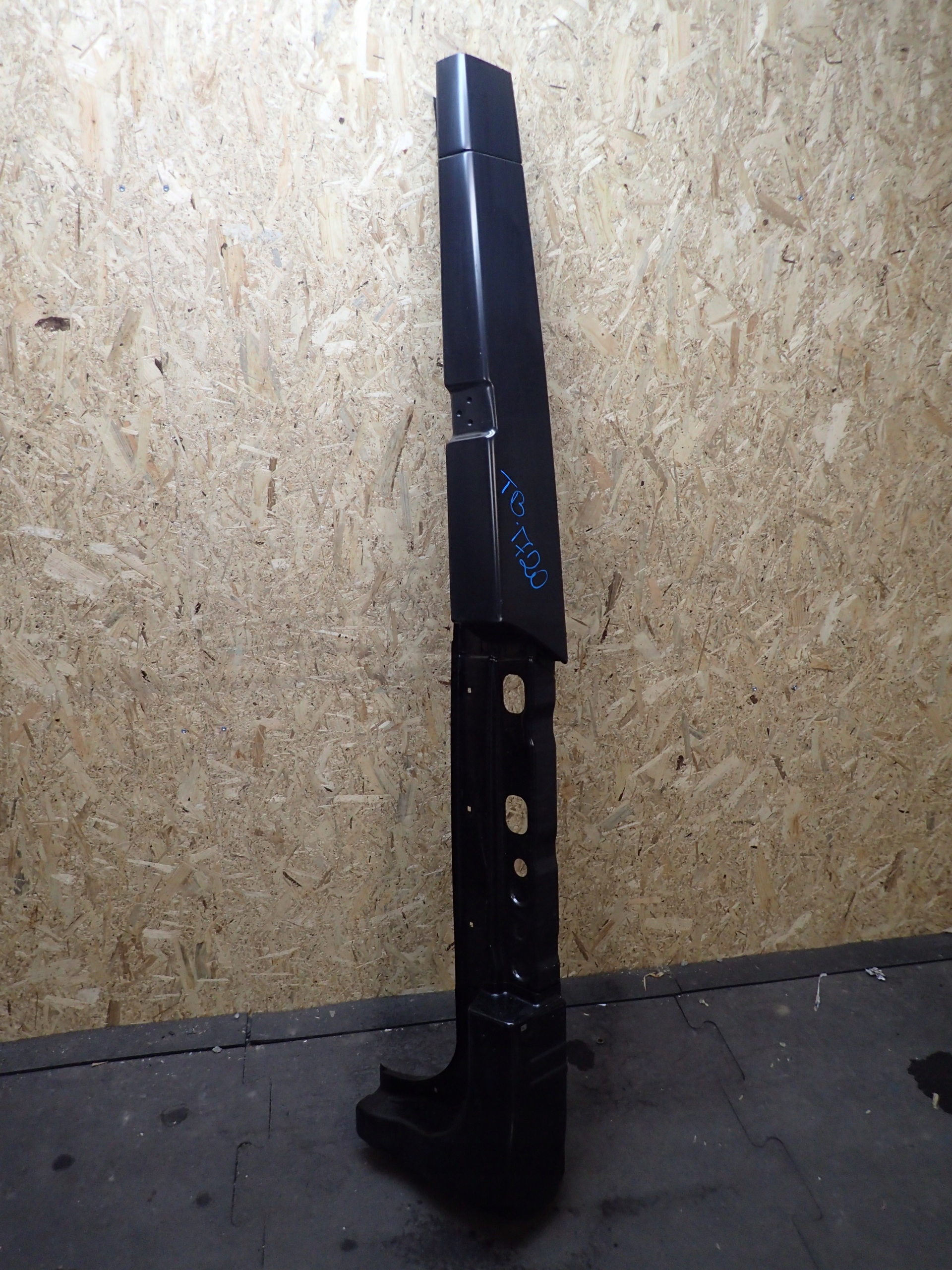 SŁUPEK PRAWY HYUNDAI H350 73220-59000