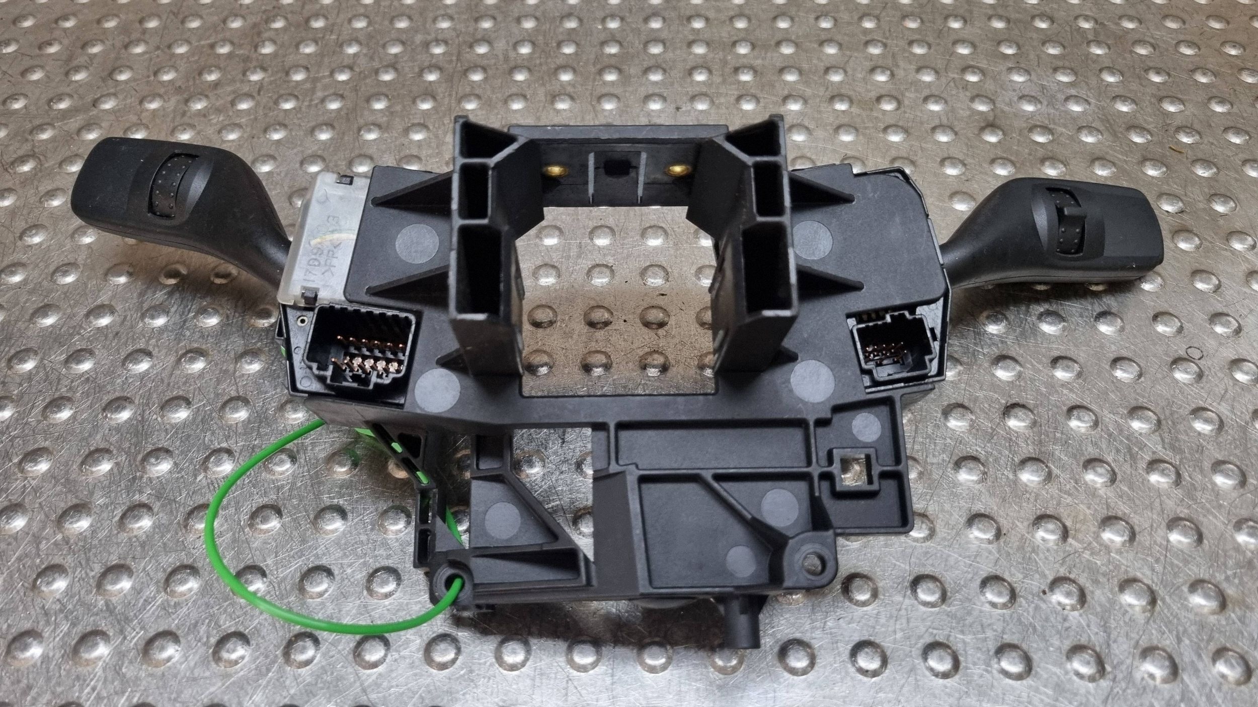 control steering wheel levers and controls ring 4M5T-13N064-FH FORD FOCUS MK2 C-MAX MK1