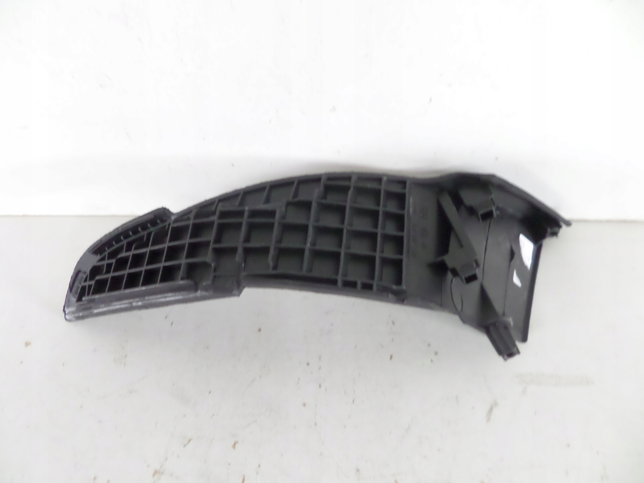 corner under the window right KIA SPORTAGE IV 15