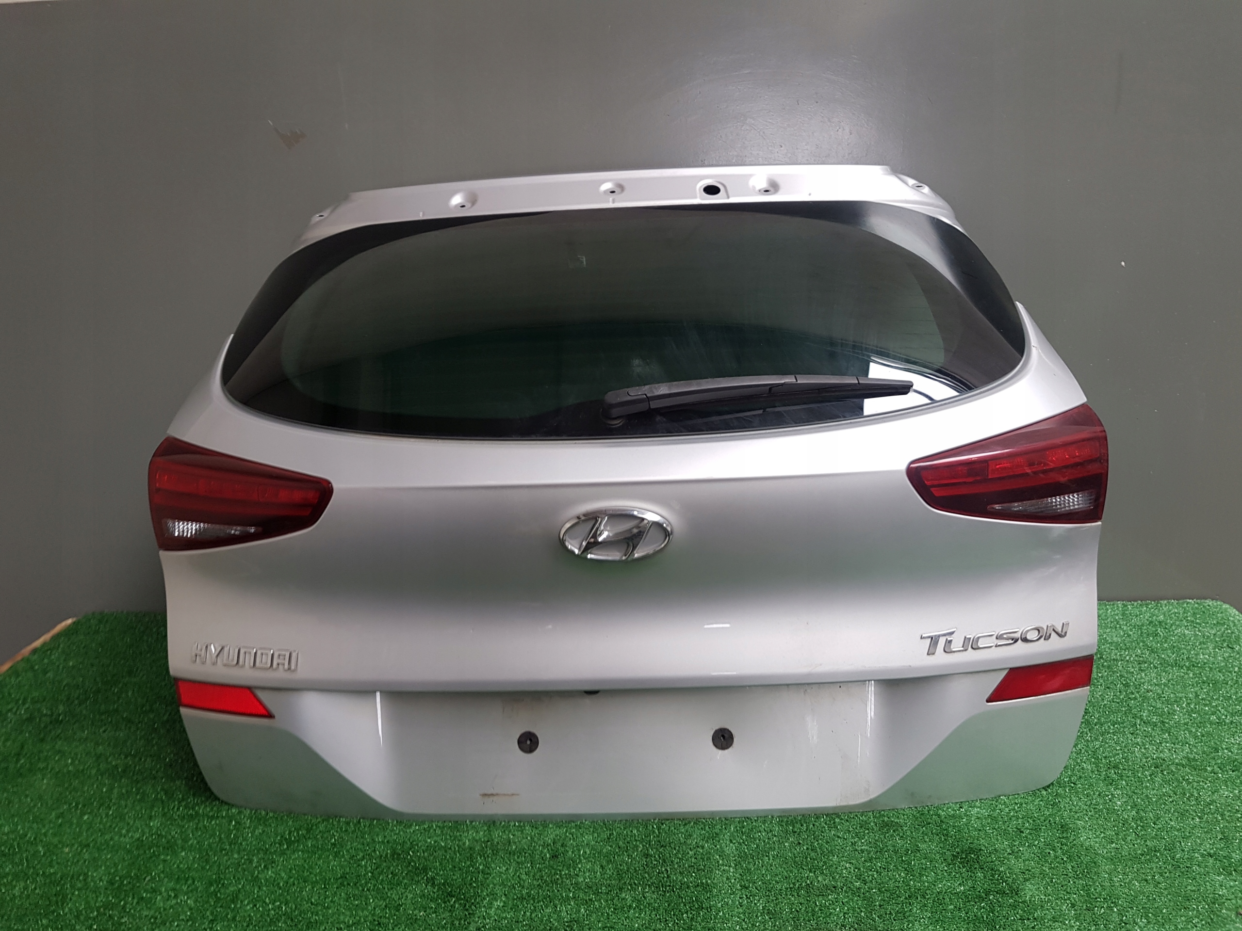 boot doors rear part complete HYUNDAI TUCSON III 2018 KOD LAKIERU U3S