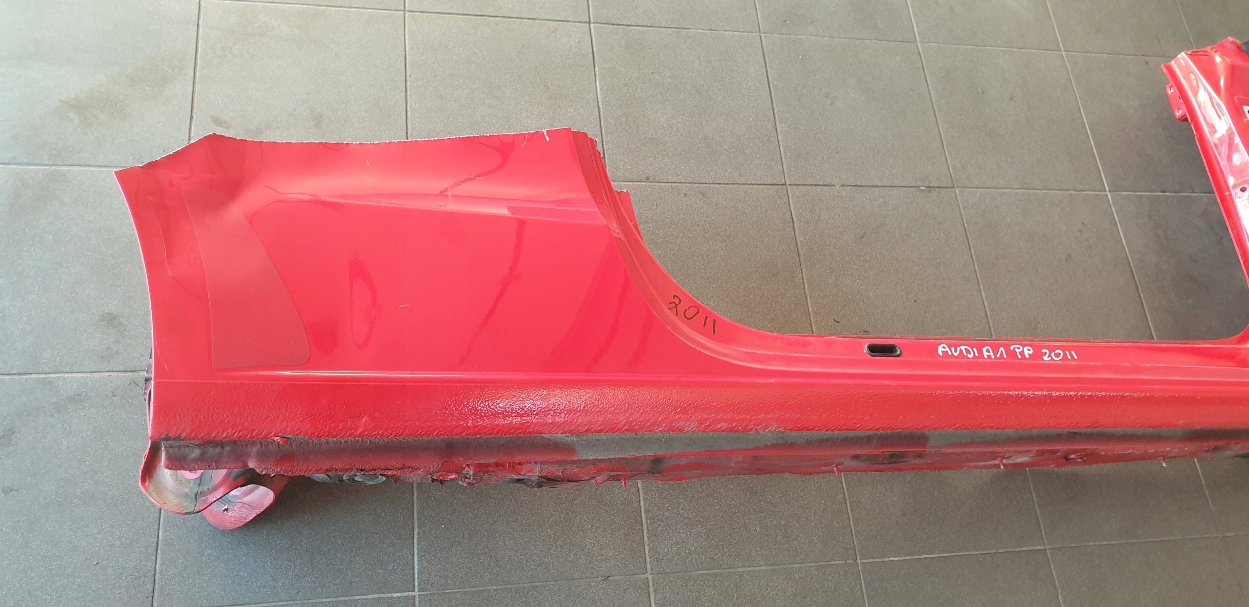pillar DRZWIOWY threshold AUDI A1 8X 2009- PP
