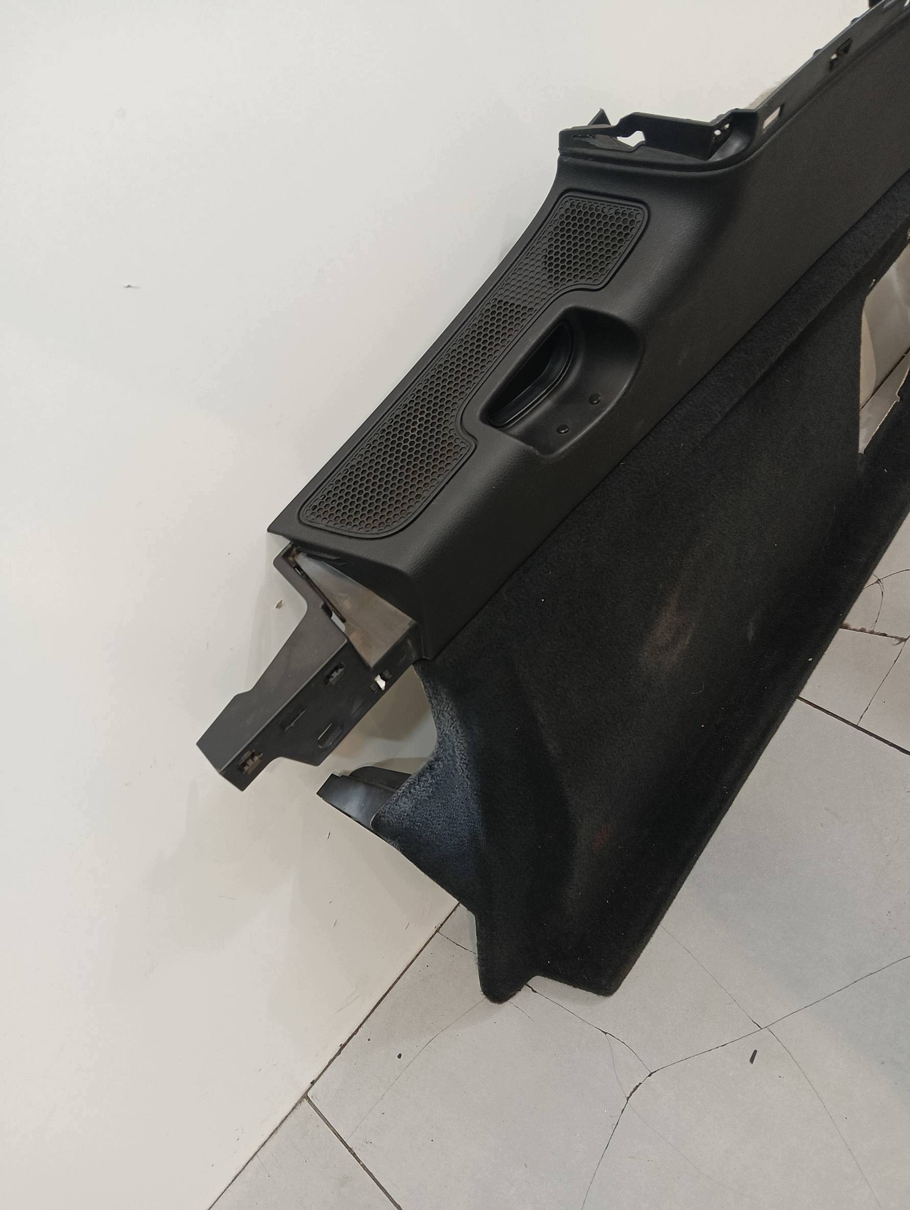 boot upholstery right rear part 7P Porsche Cayenne II (2010-2017)