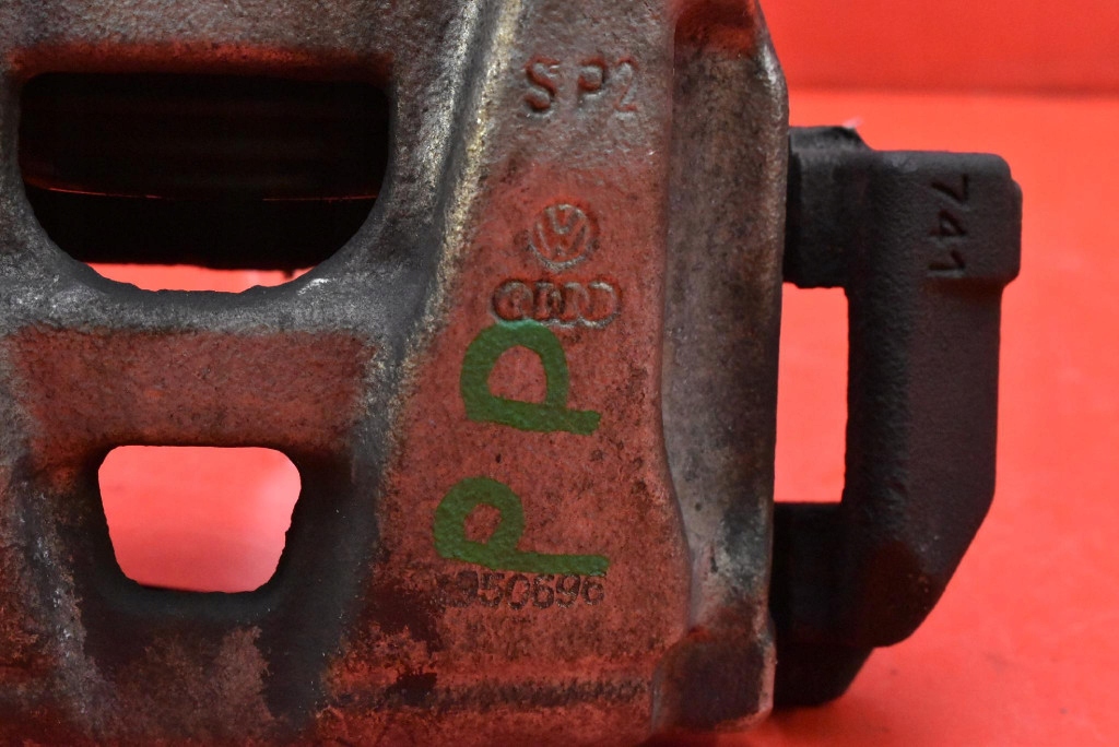 caliper brake right front AUDI A5 8T 1.8 TFSI 170 KM 07-11