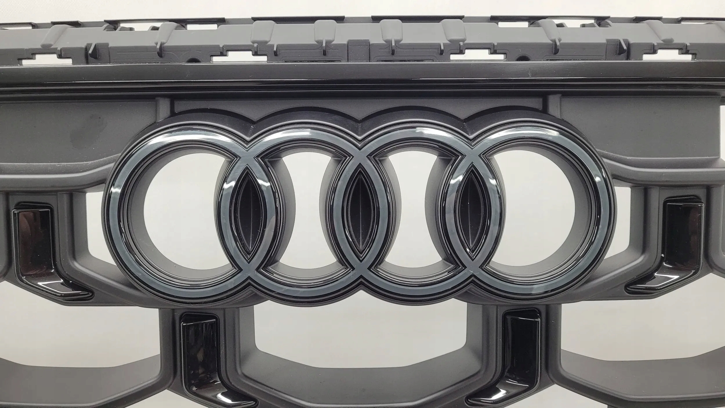 AUDI SQ8 Q8 S-LINE ATRAPA GRILL ZDERZAKA PRZÓD 4M8853651CK NOWA ORYGINAŁ FV Numery katalogowe zamienników 4M8853651CK