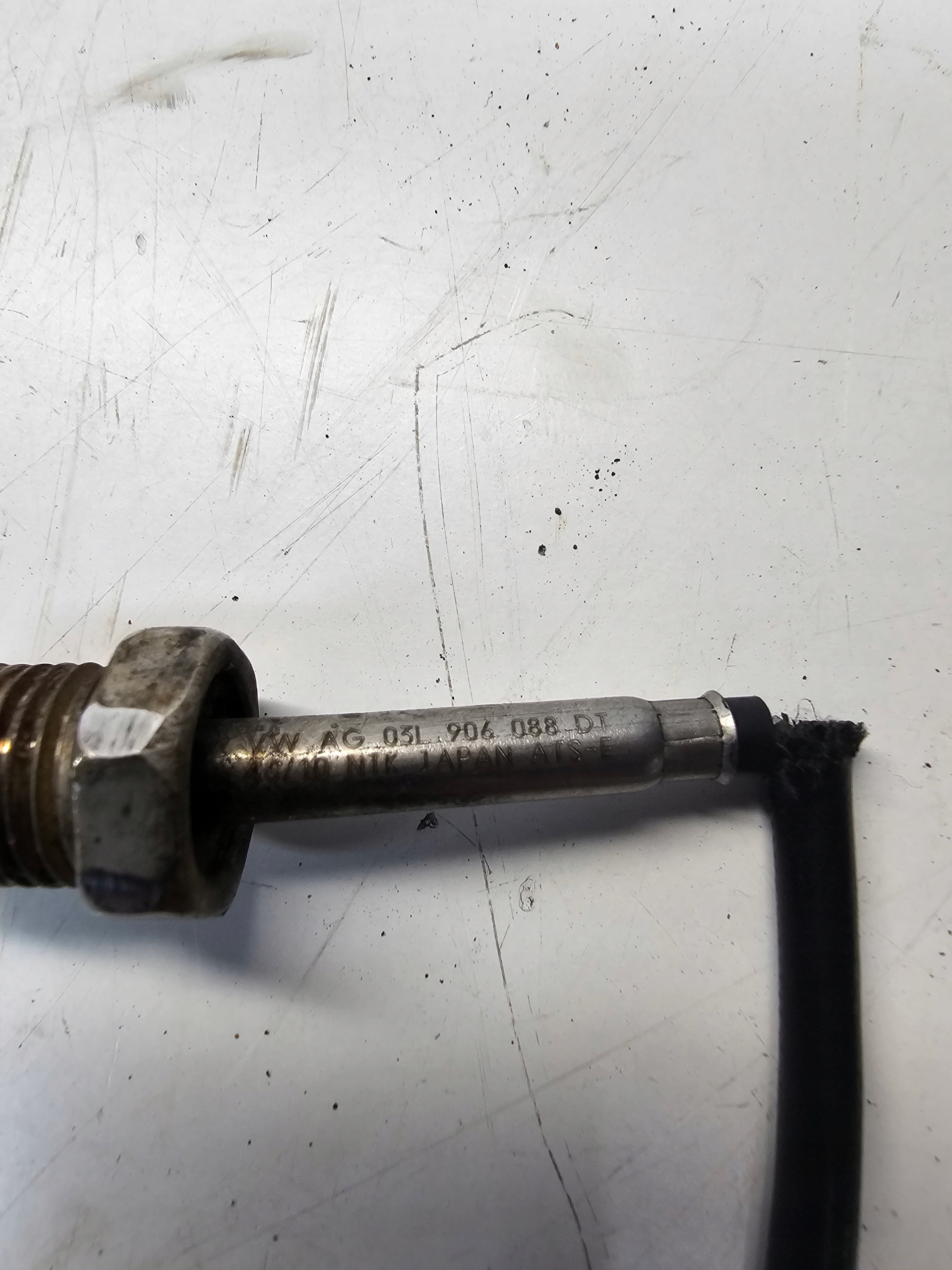 SENSOR TEMPERATURY GASE AUDI VW SEAT 03L906088DT