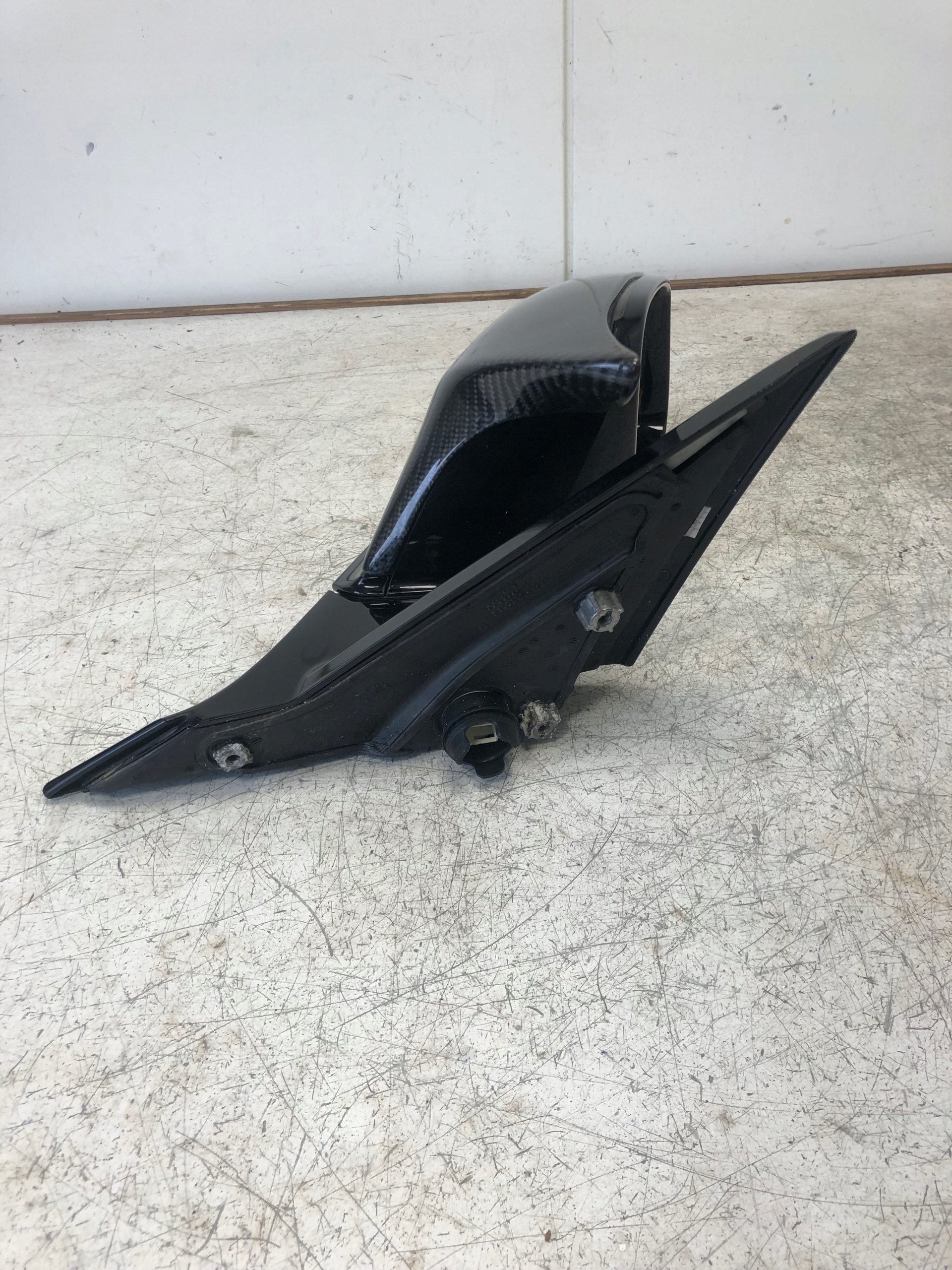 mirror right CARBON 6 PIN BMW F21 m-packet 475