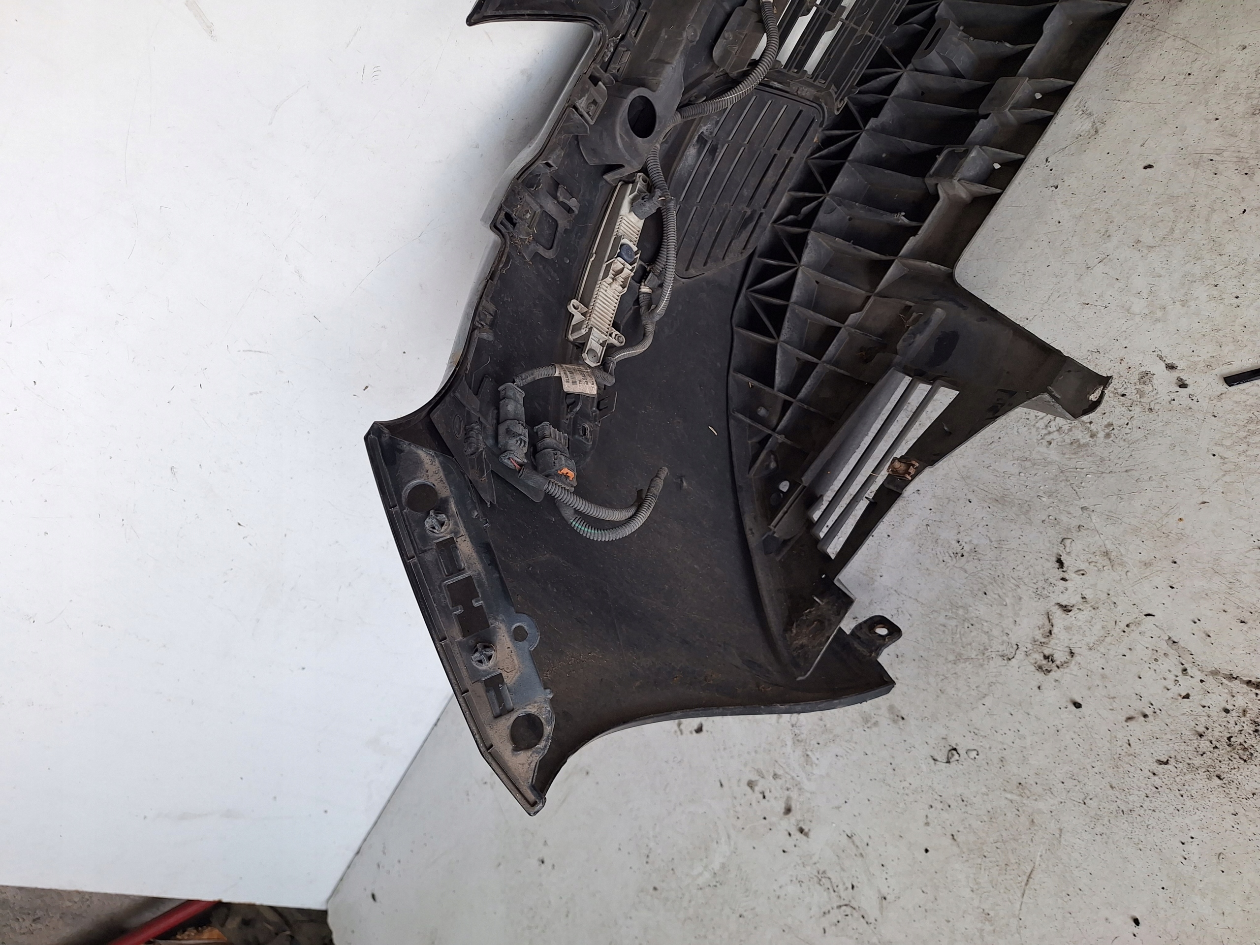 PEUGEOT 308 T9 13-17 bumper + LED