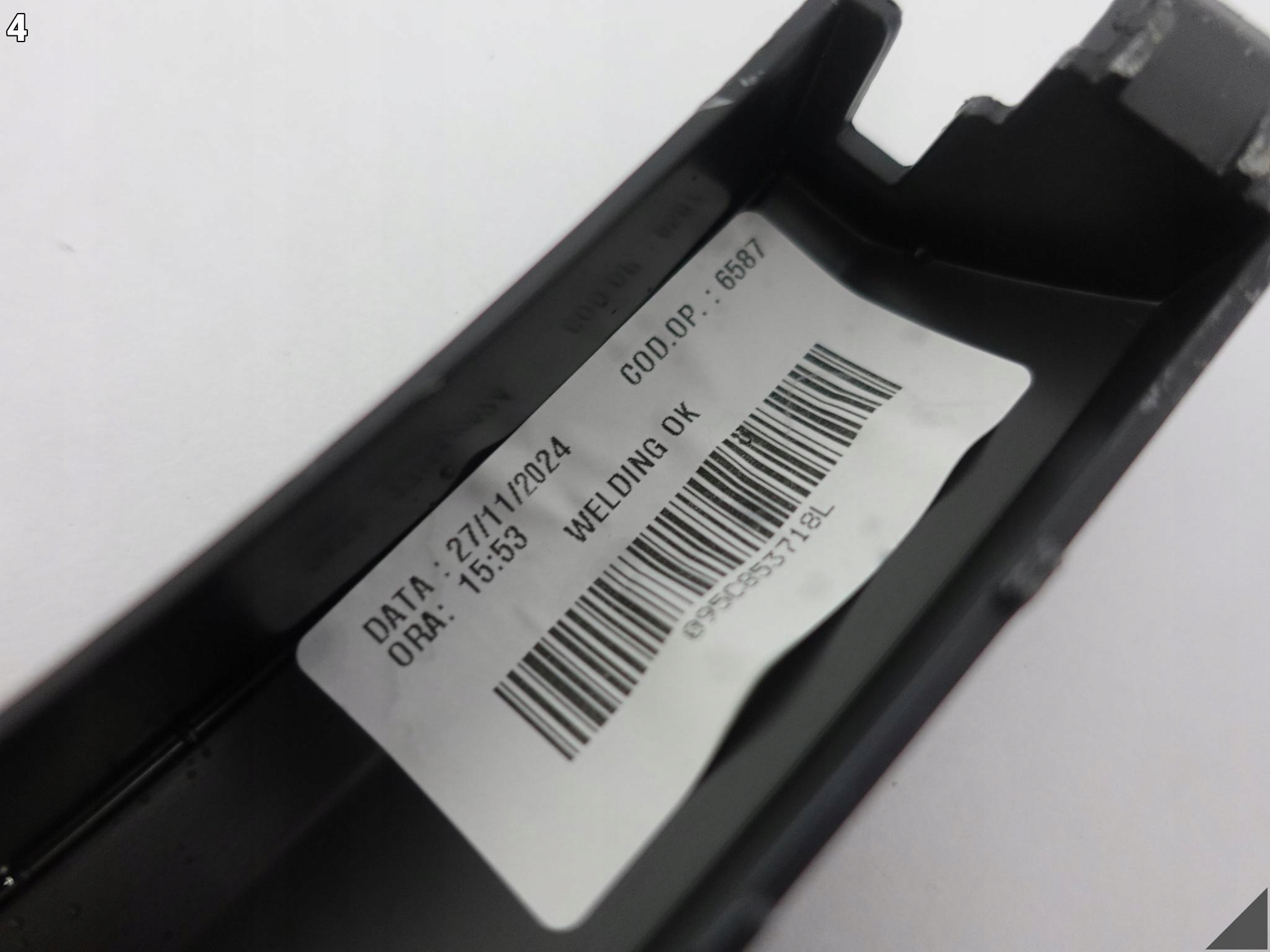 PORSCHE MACAN II TURBO 95C 24- moulding cap for fender right front