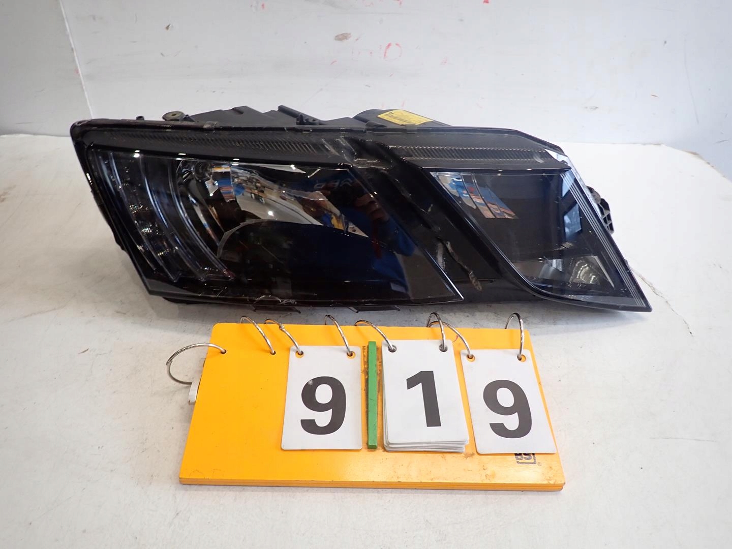light front front right SKODA OCTAVIA III LIFT 2016- 5E1941016C