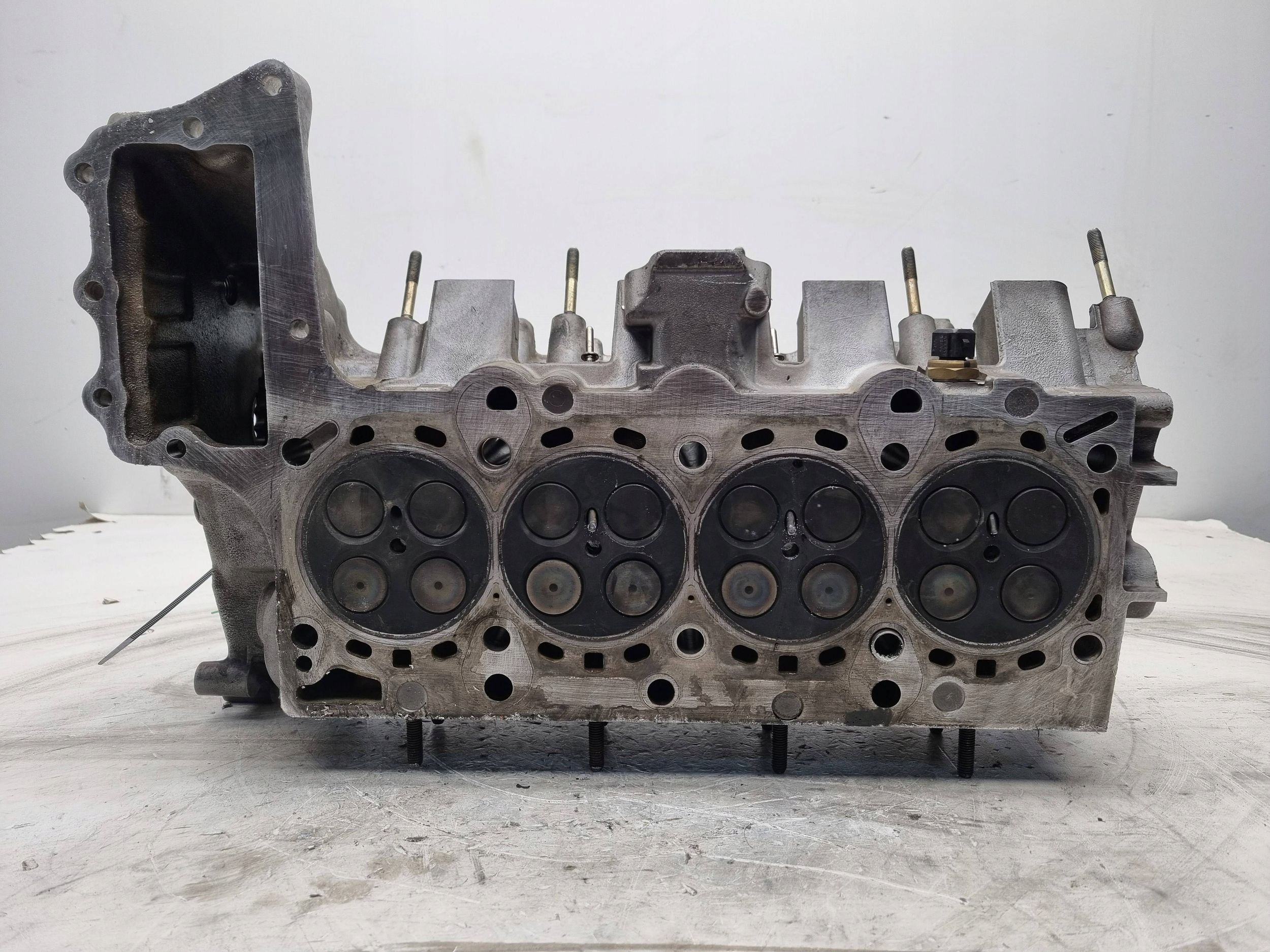 hlava MOTORU vačky KPL 7781211 BMW E90 E91 E60 E61 E87 X3 E83 2.0D M47T