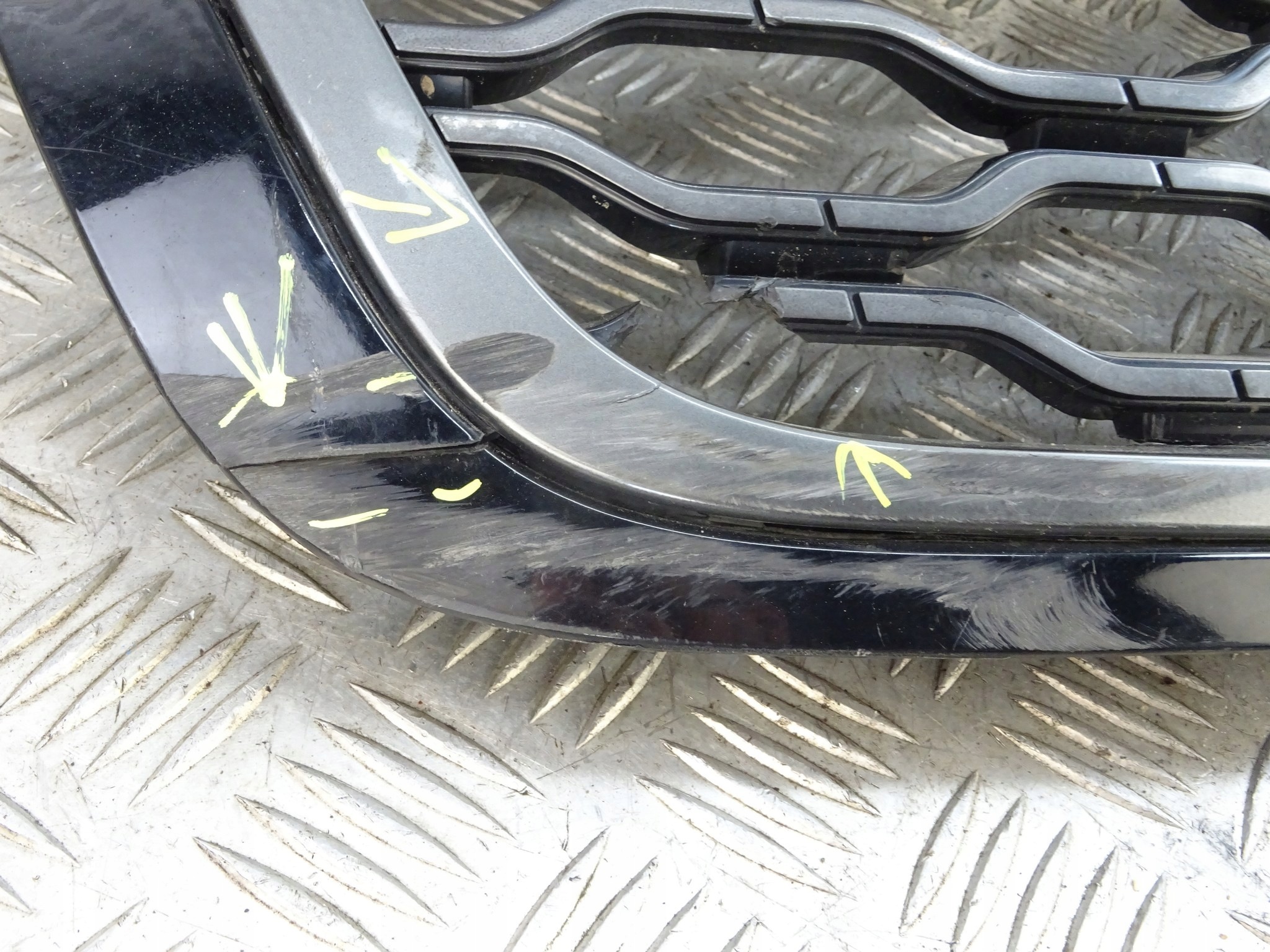 RANGE ROVER VELAR Grille J8A2-8200