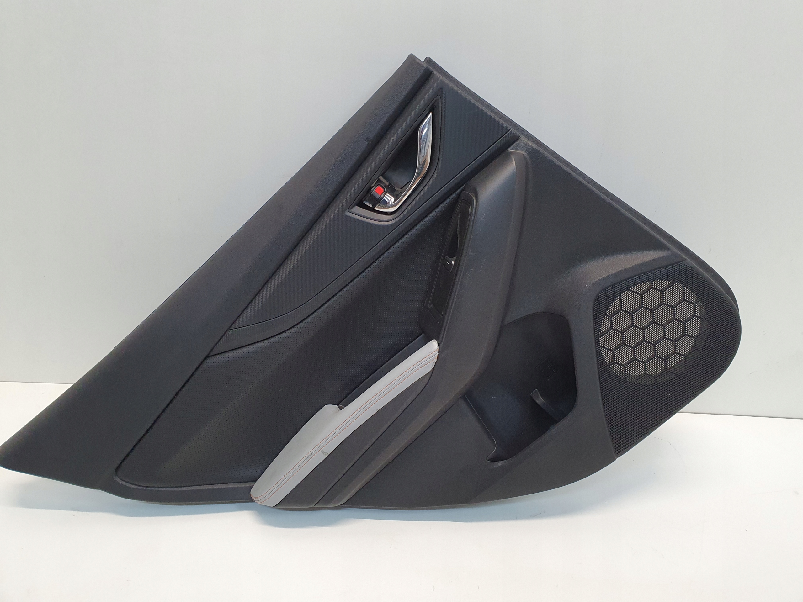 TAPICERKA BOCZEK DRZWI SUBARU XV CROSSTREK LEWY TY