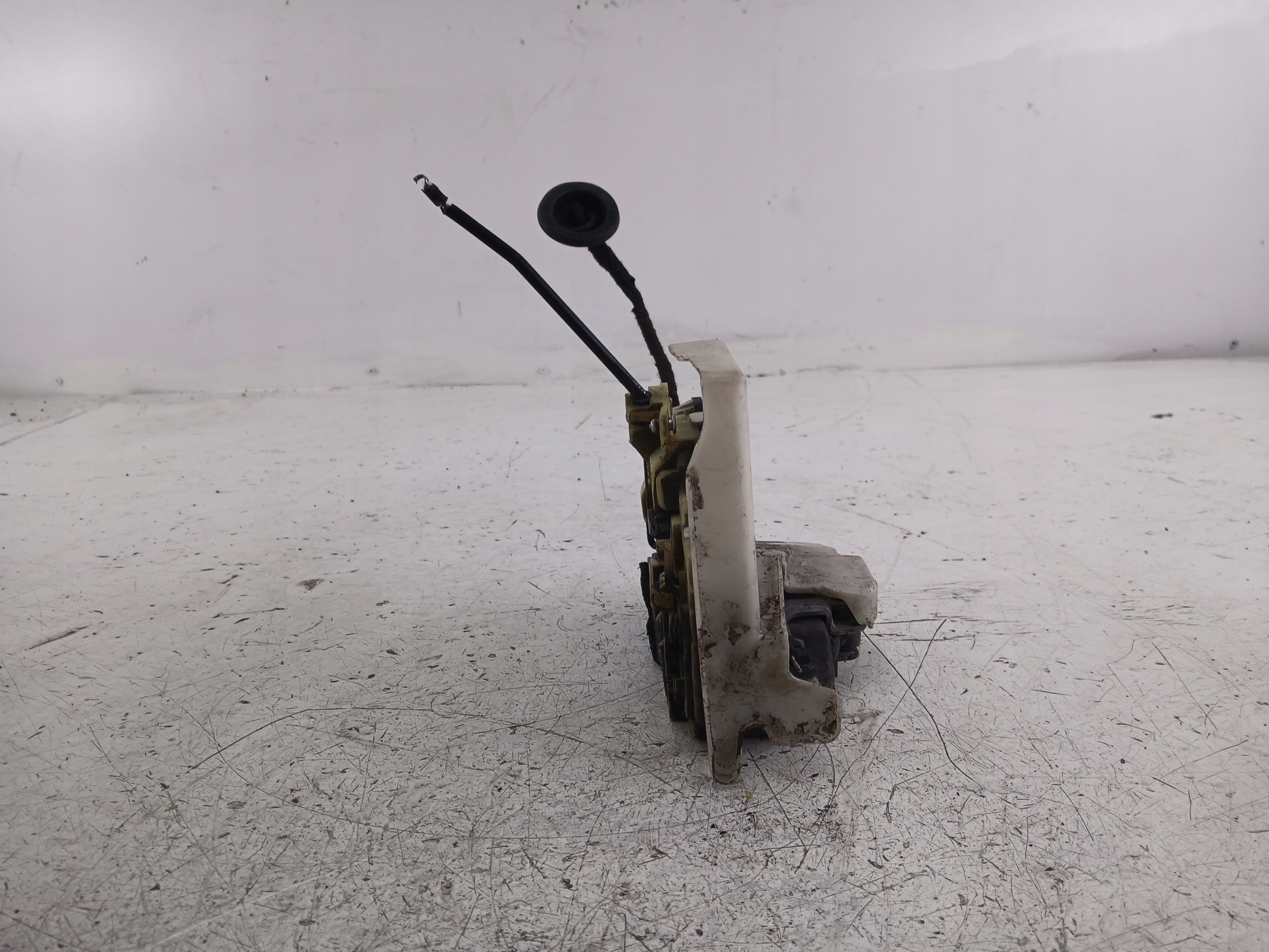VW POLO 9N lock door right front