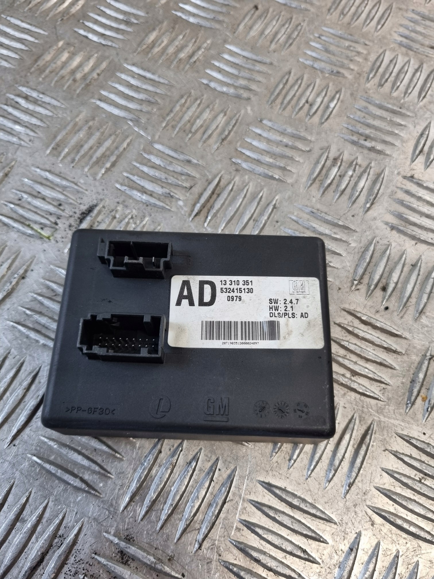 module control unit HAKA OPEL INSIGNIA A 13310351