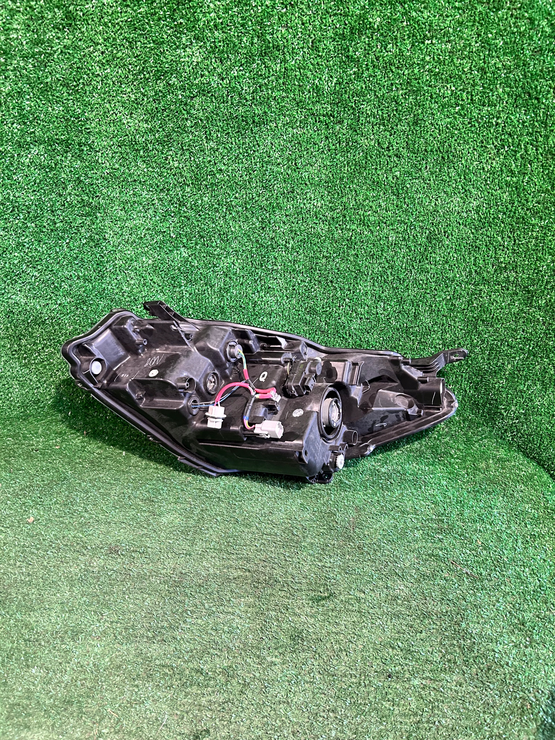 REFLEKTOR right TOYOTA YARIS III 14