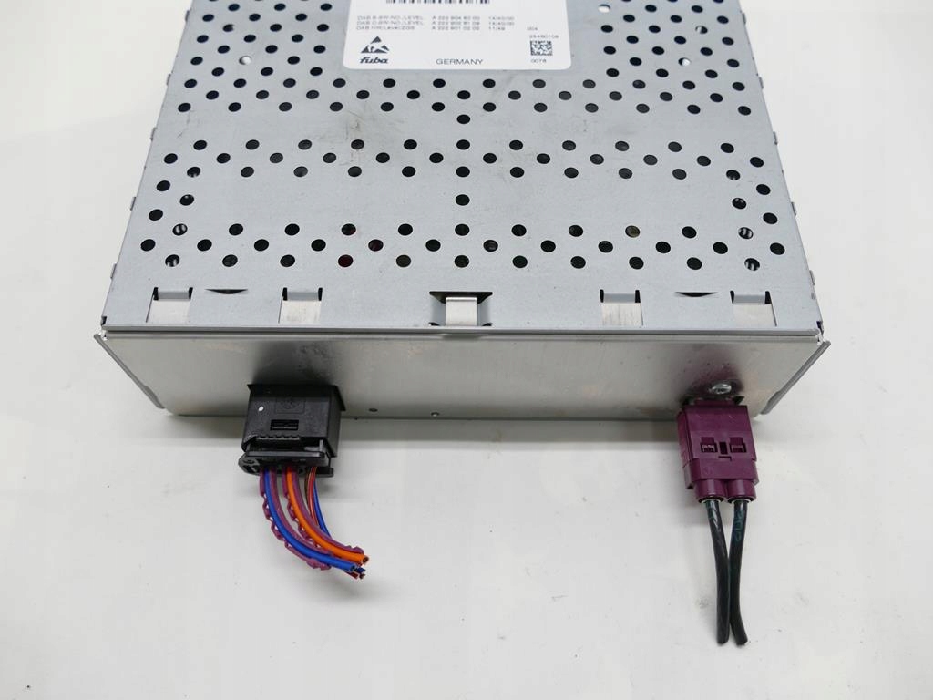 MERCEDES E W212 LIFT amplifier TUNER RADIA W222