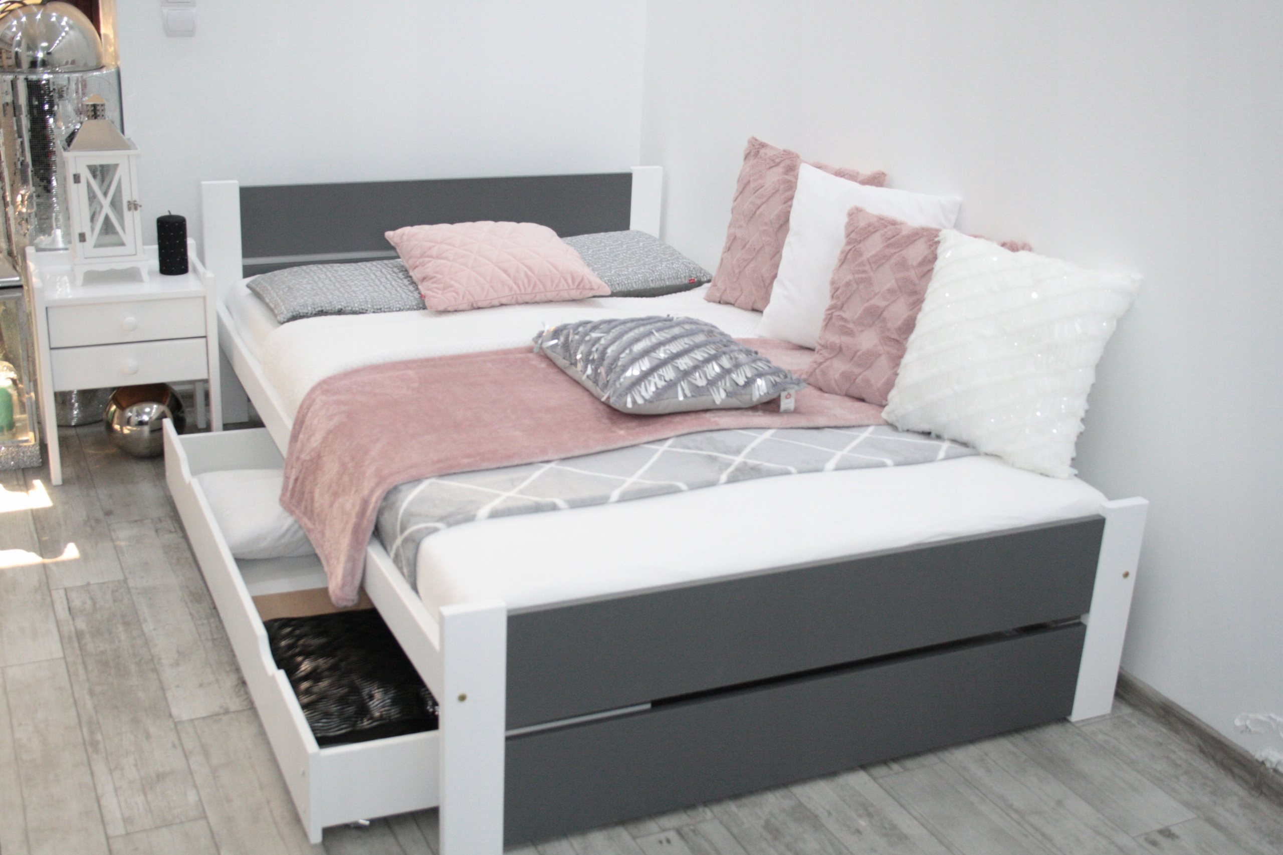 

Łóżko Lea 90x200 białe szare Materac Sprężynow
