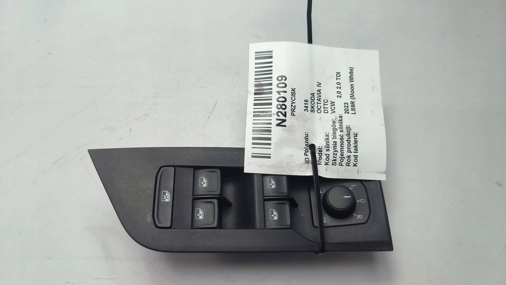control panel of the window 5Q0959857D SKODA OCTAVIA IV