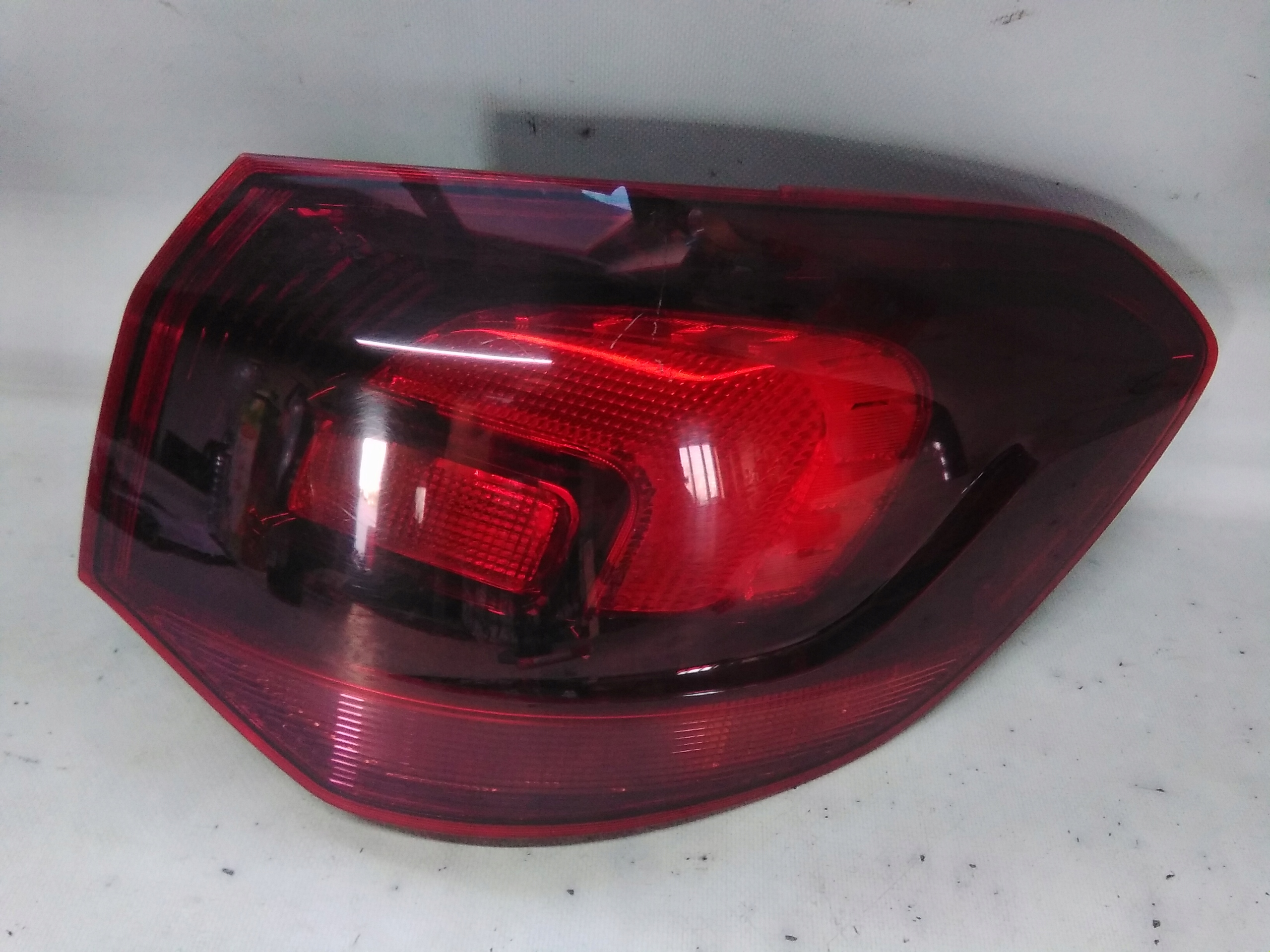 7946 opel Astra J фонарь правый 1222251