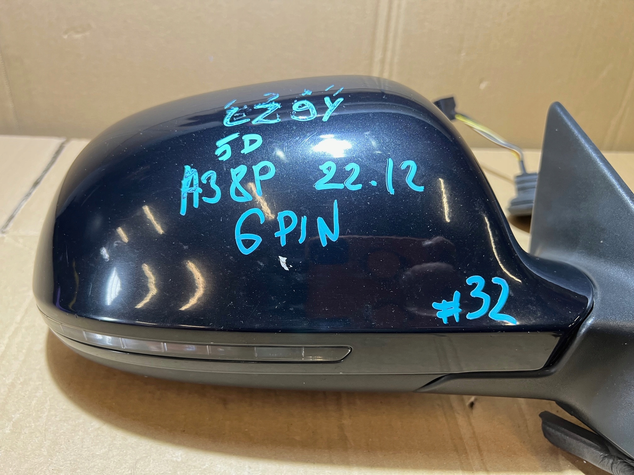 AUDI A3 8P 5D LIFT LZ9Y mirror right 6PIN