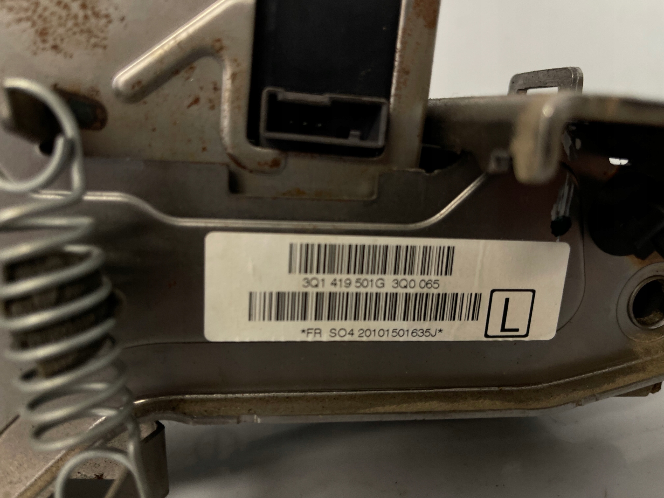 VW PASSAT B8 steering wheel rod blocking 3Q1419501G