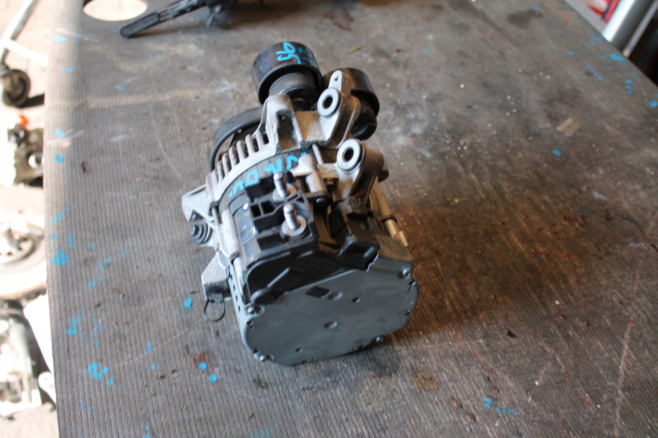 2795. ALTERNATOR VOLVO 32300720