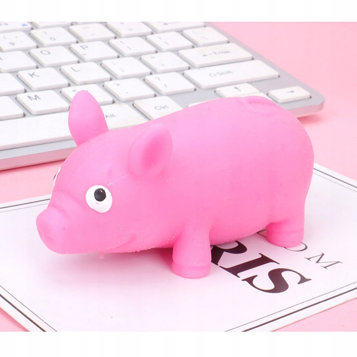 GNIOTEK ŚWINKA PIASKOWA ANTYSTRESOWA SENSORYCZNA ROZCIĄGANA PRANK KOLOR Kolor dominujący odcienie różu