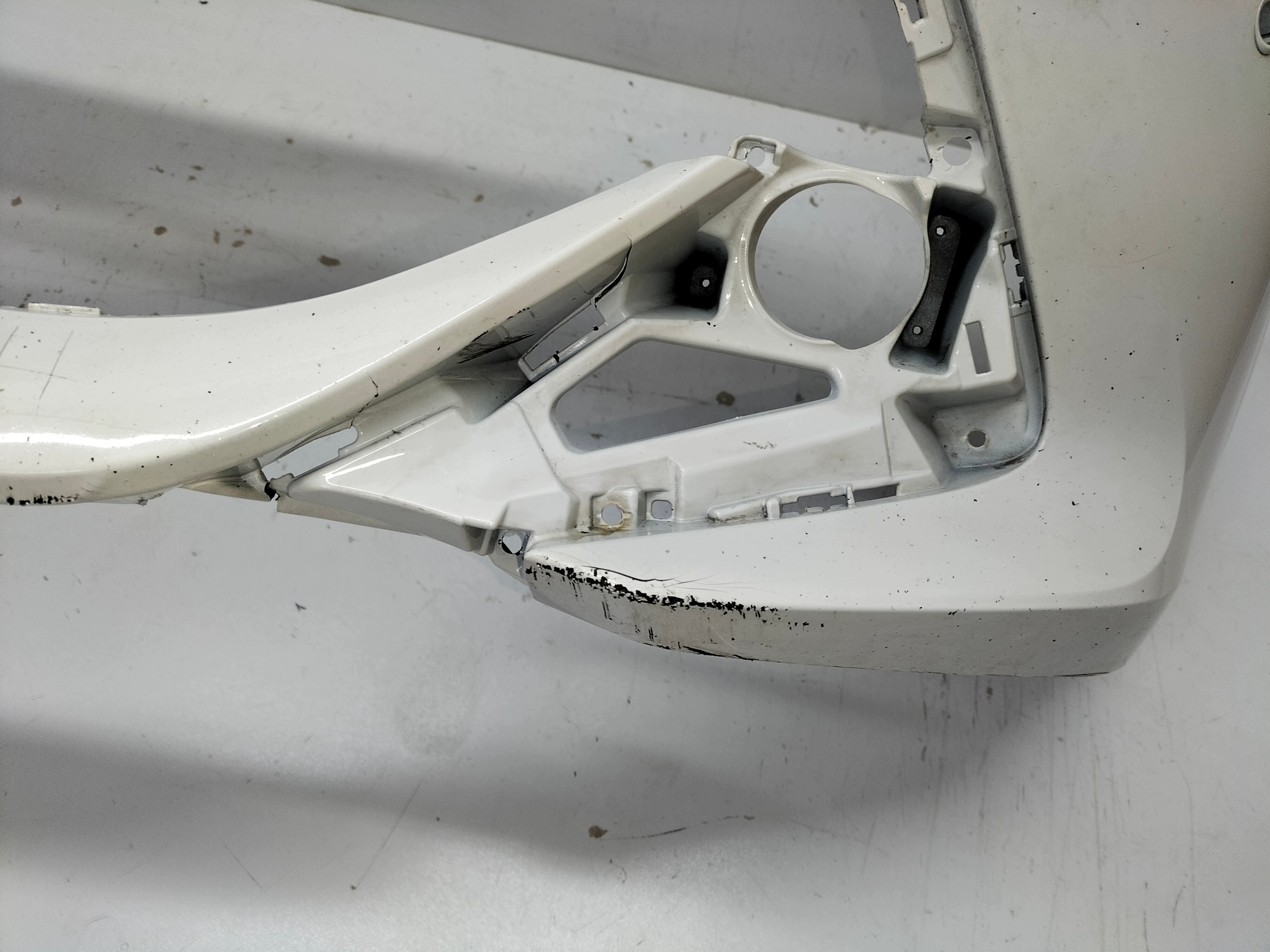 Frontstoßstange vorne TOYOTA COROLLA E21 18-23 HB/KOMBI