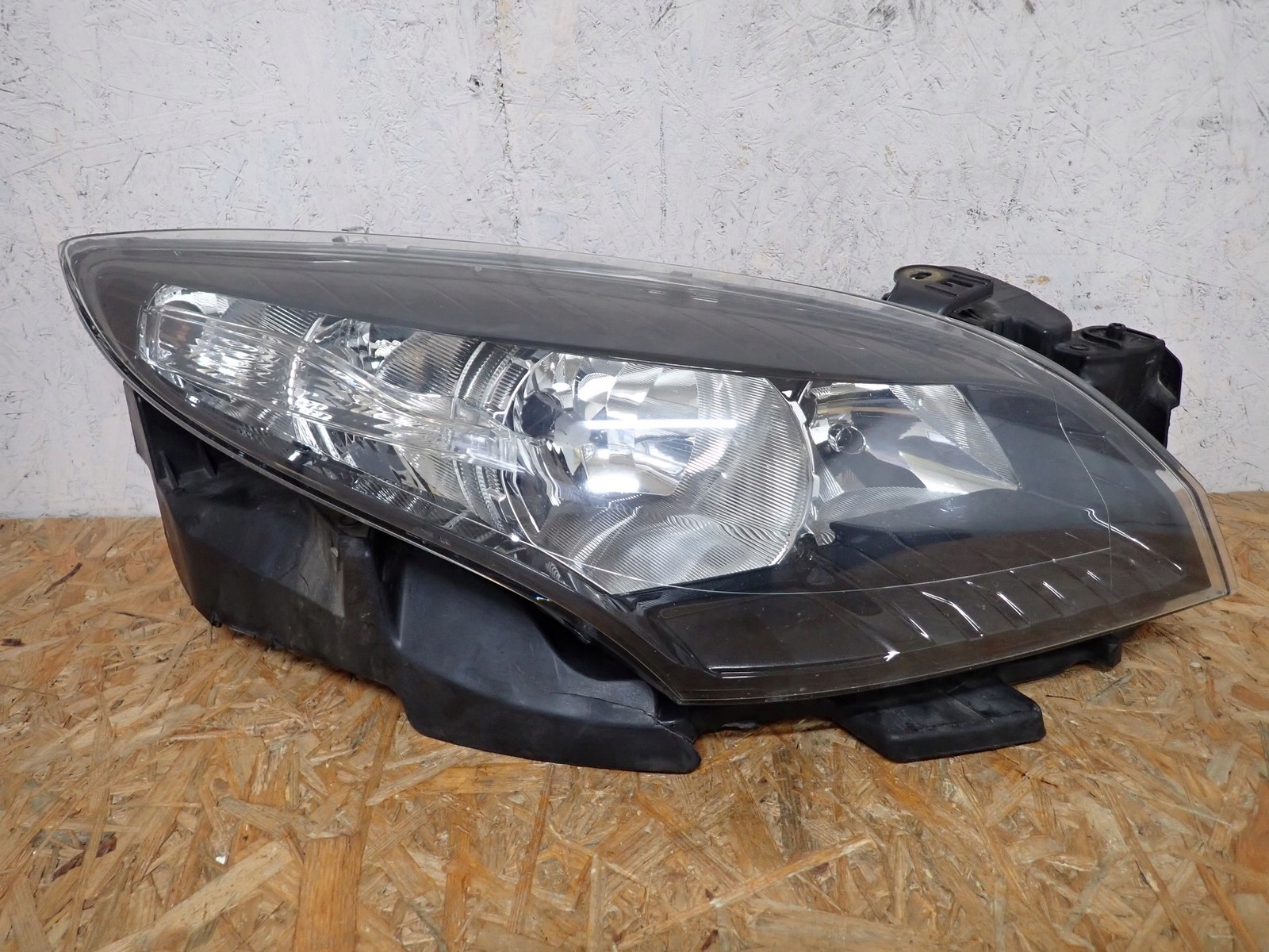 light right REFLEKTOR right RENAULT MEGANE 3 III 2008- 260103187R