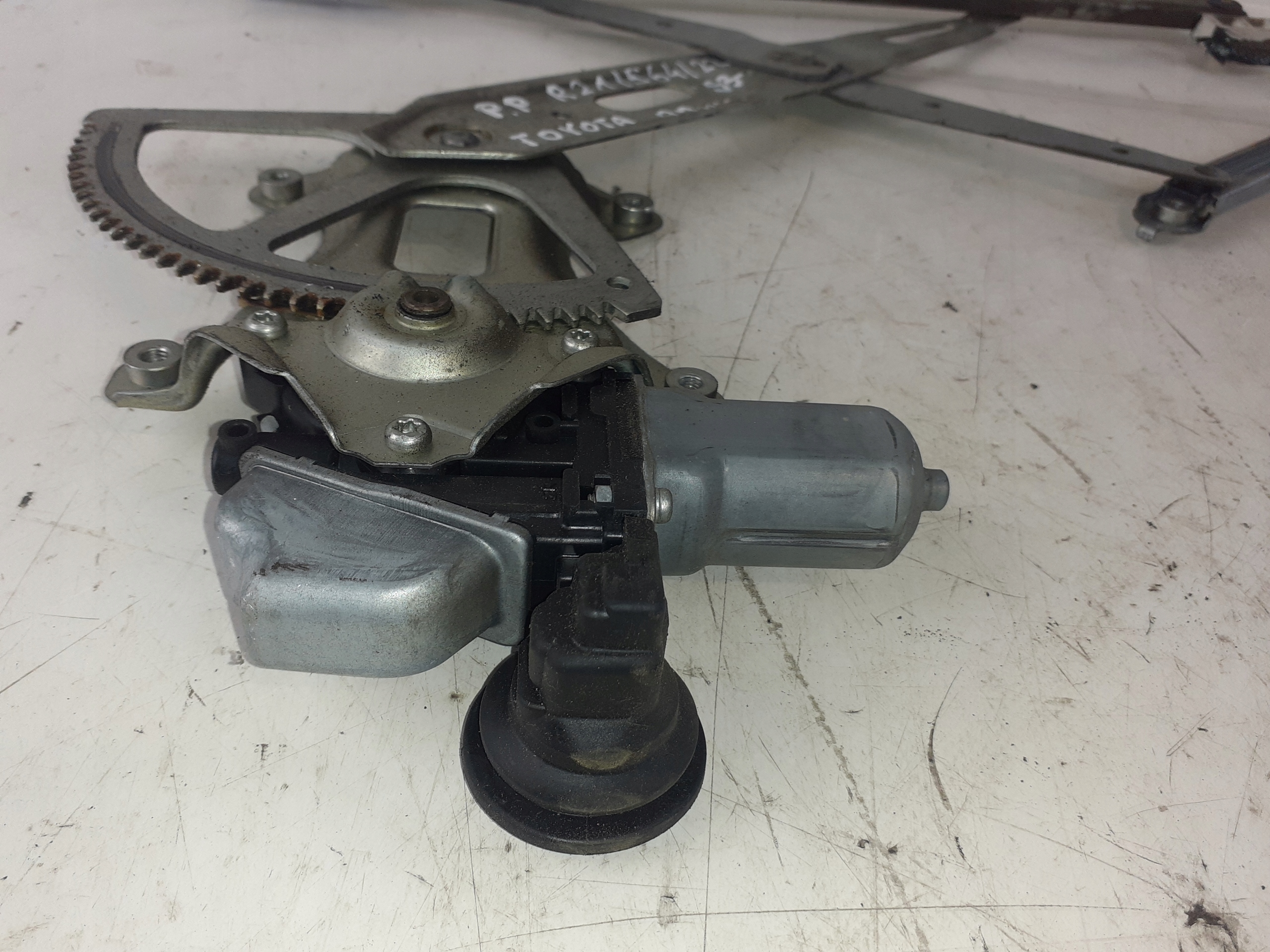 Toyota Prius III window regulator right front