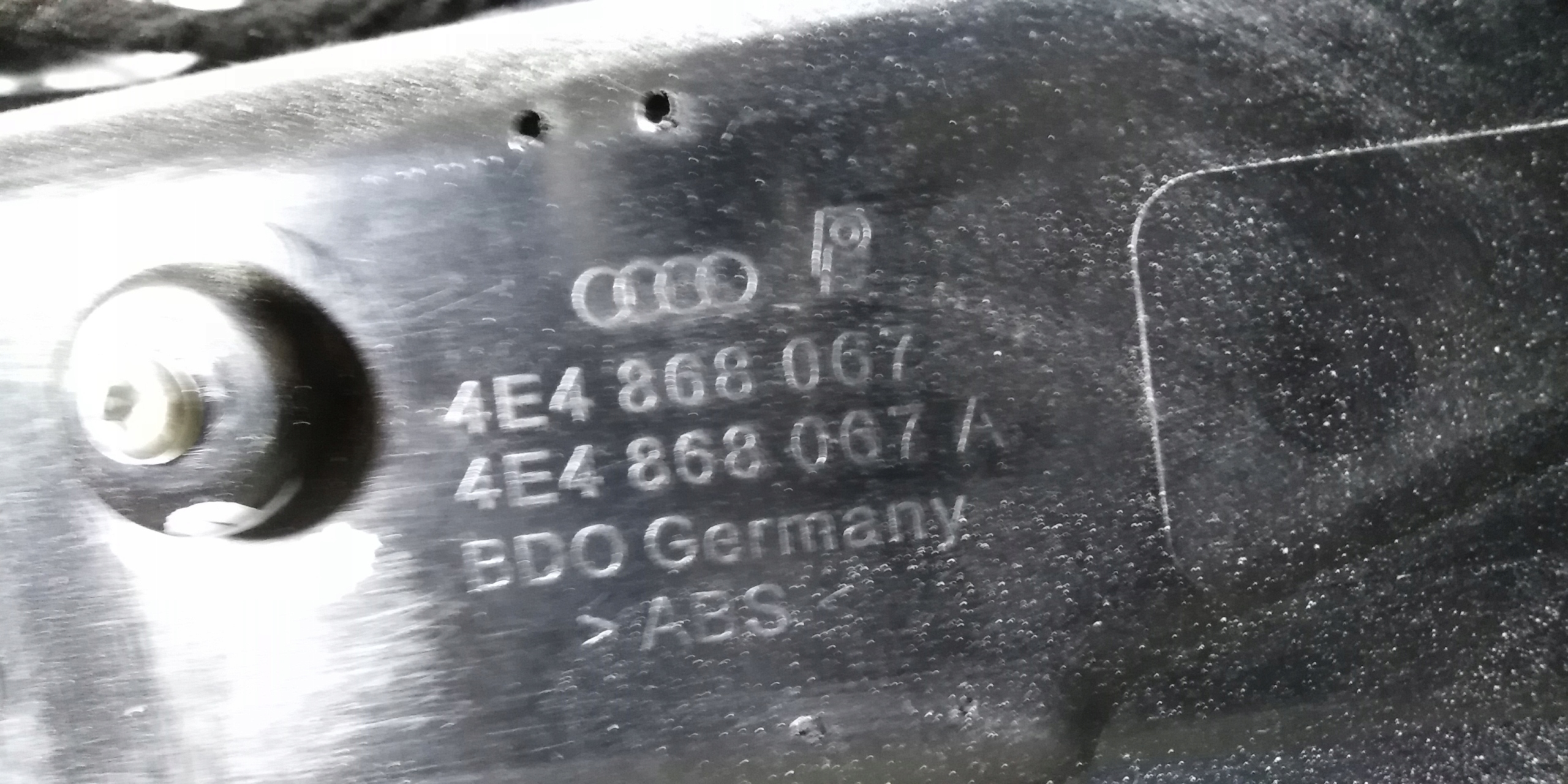 Audi A8 D3 дверные карты левый зад