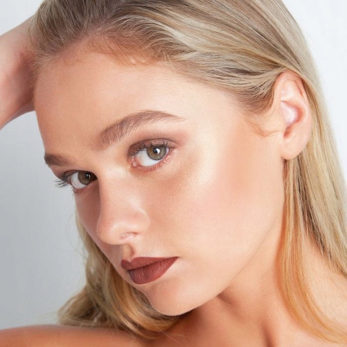 The Balm ROZŚWIETLACZ PUDER Do TWARZY CIAŁA Prasowany Mary Lou Manizer Stan opakowania oryginalne