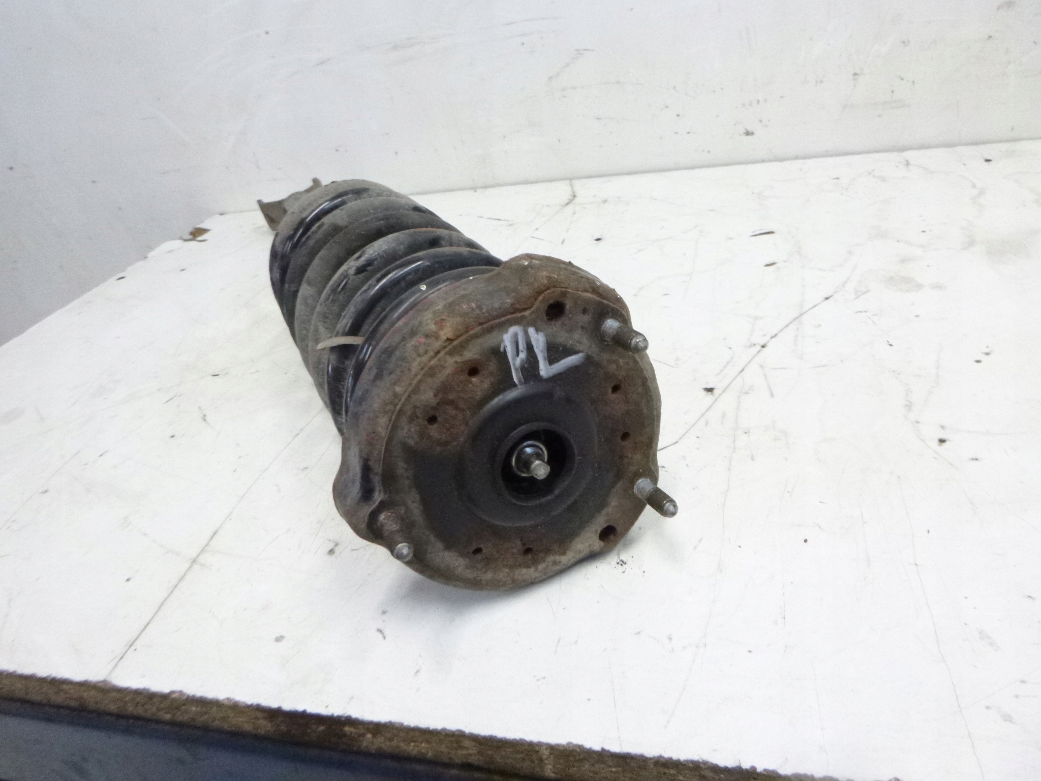 shock absorber front left Mercedes W211 2005r.