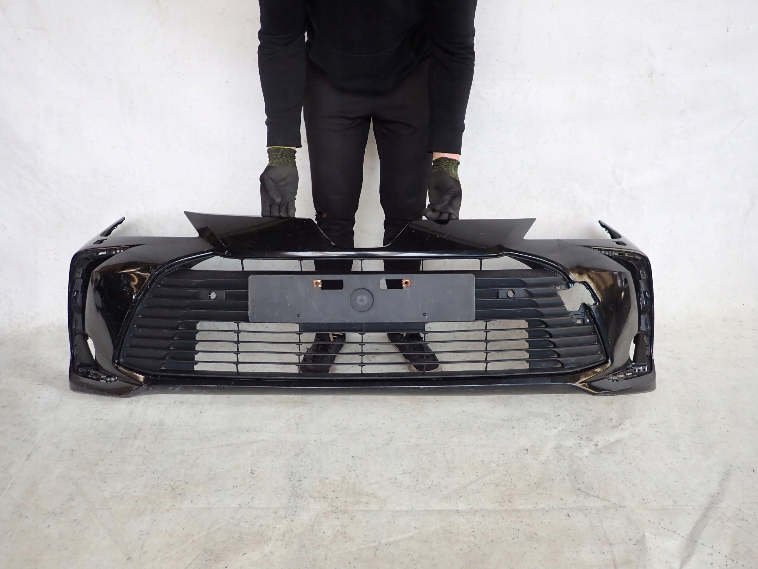 TOYOTA COROLLA E21 sedan front bumper grid 52119-02Q10 SPR PDC
