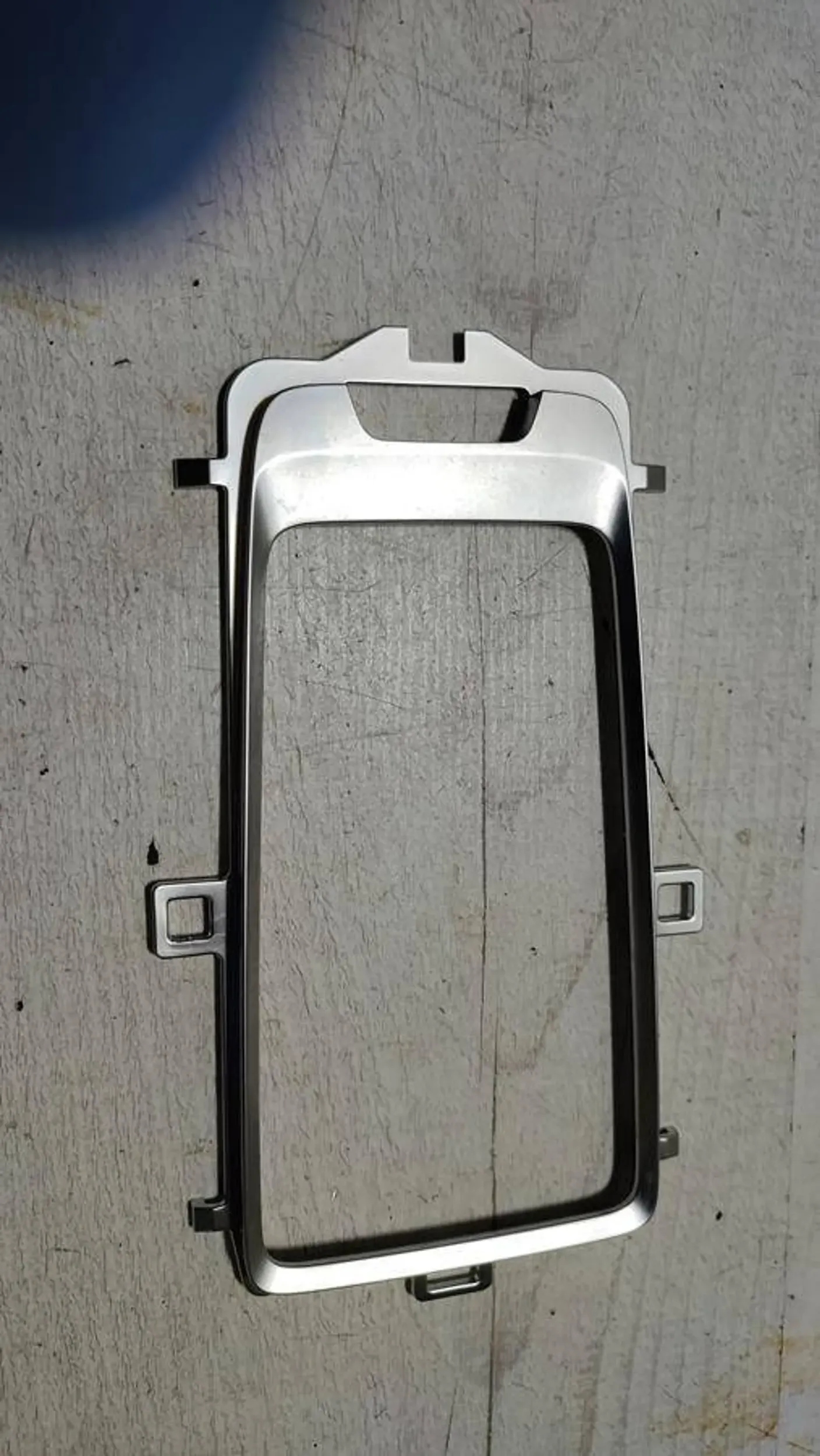 Volvo V40 II 2018r frame chrom panel central